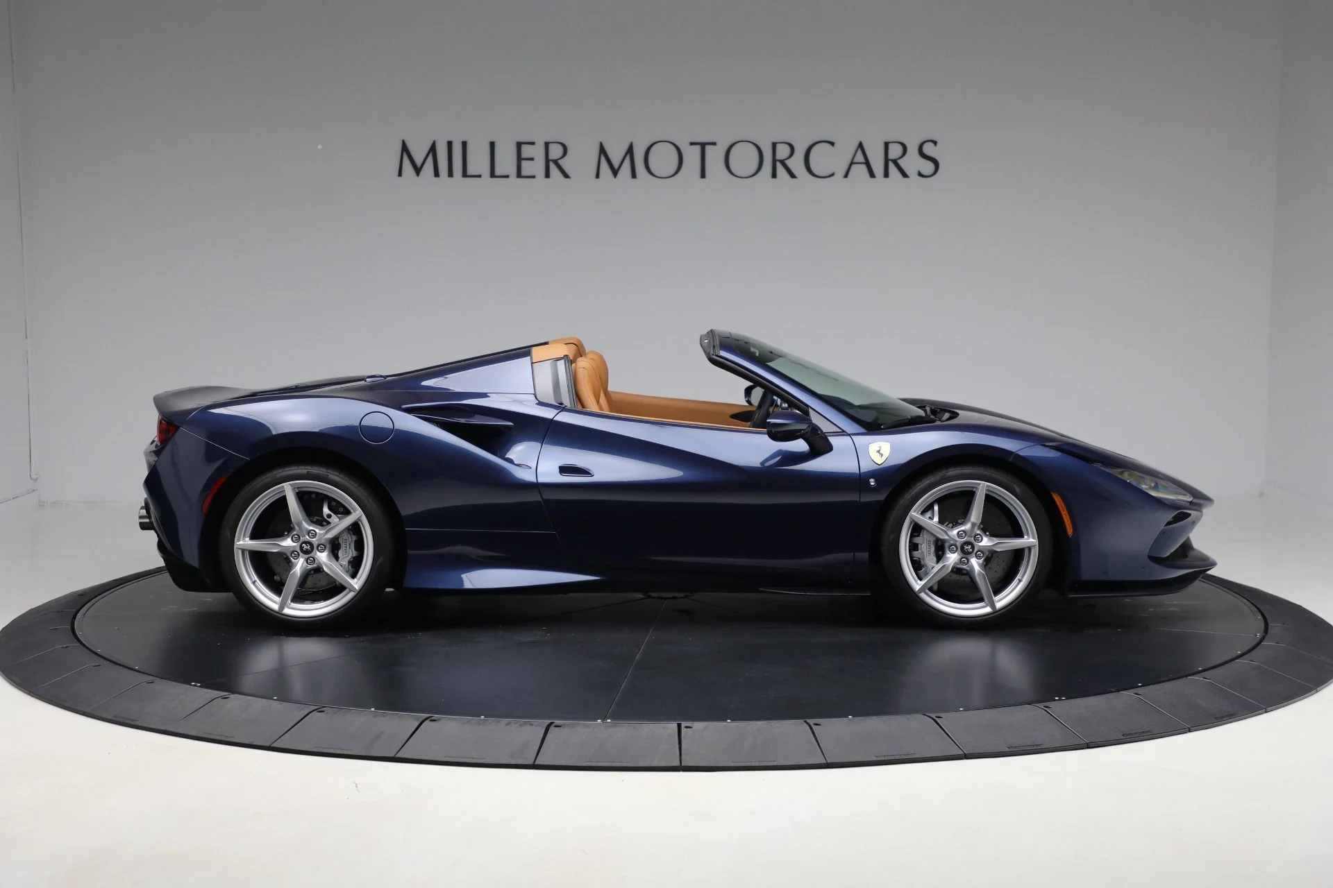mph007_1474836098_Used_2022_Ferrari_F8_Spider_6c5adb57f9