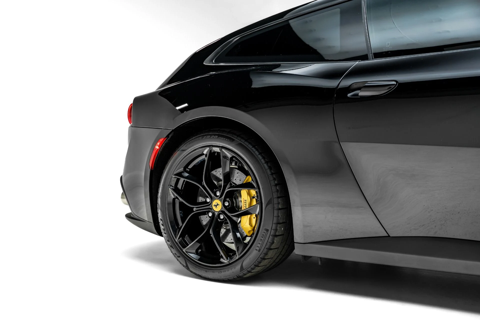 mph007_1476779331_Used_2018_Ferrari_GTC_4_Lusso_T_1783036192_80504c5ca0