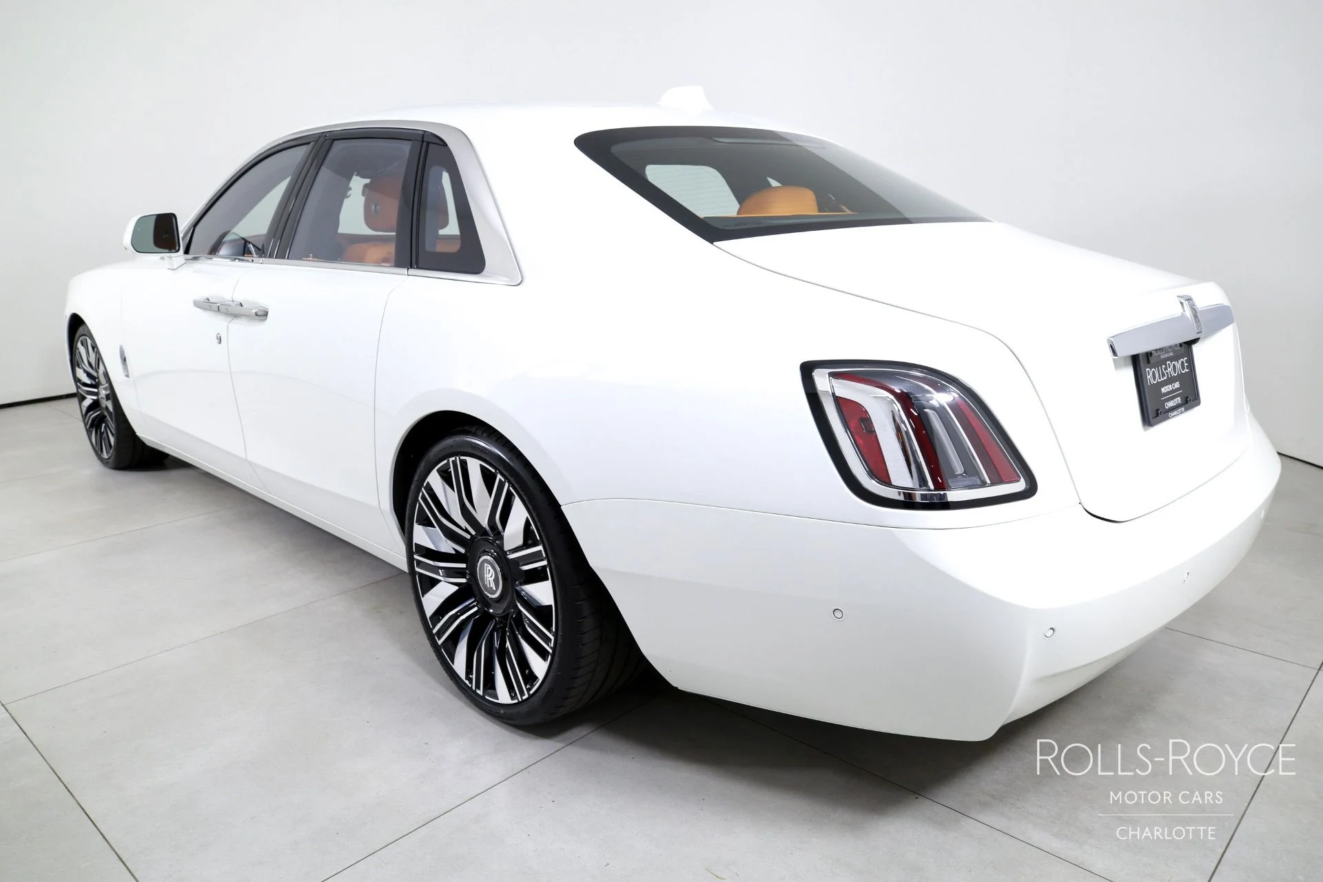mph007_1479628661_Used_2025_Rolls_Royce_Ghost_1753298883_c7850b7a3c