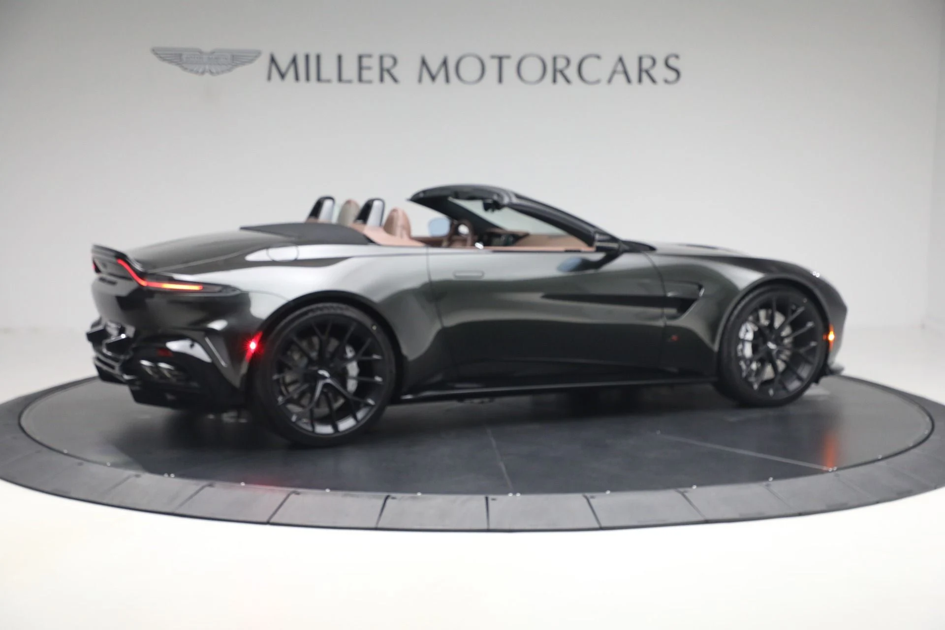 mph007_1497209816_New_2026_Aston_Martin_Vantage_S_Roadster_1787329518_9a564656c9