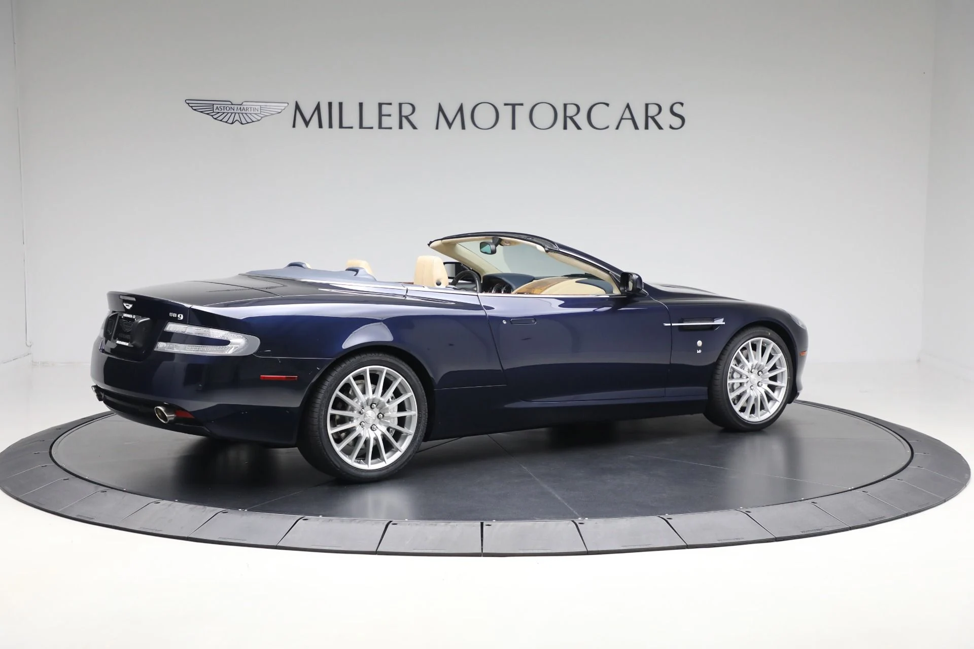 mph007_1523917679_Used_2007_Aston_Martin_DB_9_Volante_1db9414a64