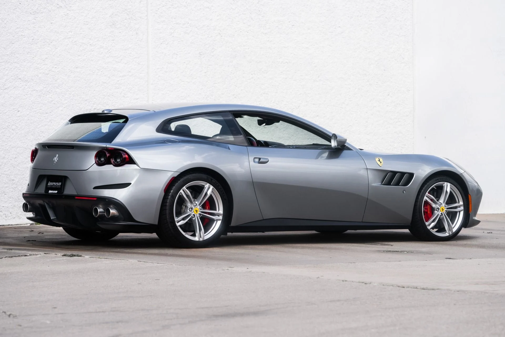 mph007_1531315408_Used_2019_Ferrari_GTC_4_Lusso_1759771823_18b9138b5d