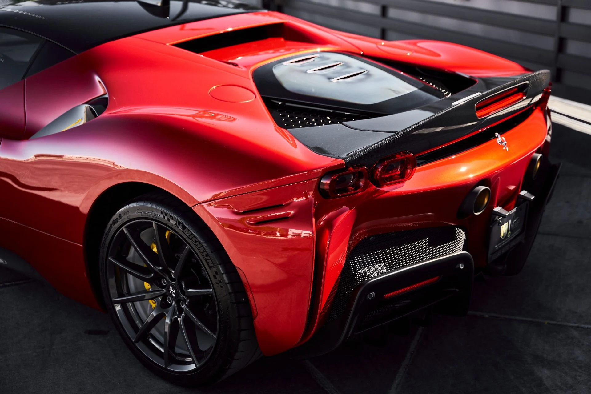 mph007_1535769971_Used_2021_Ferrari_SF_90_Stradale_Base_1782197304_14229ded8a
