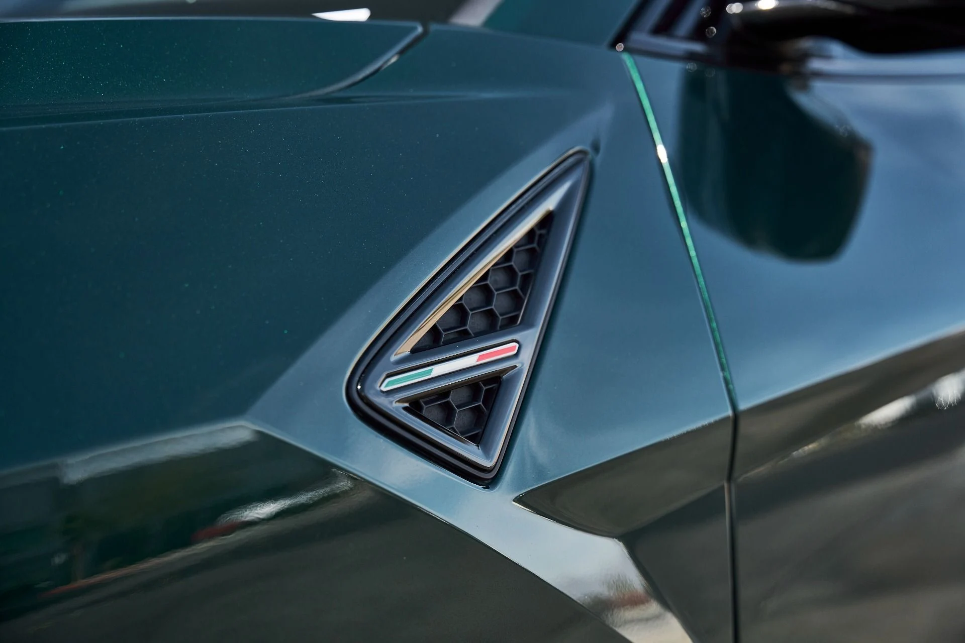 mph007_1540181922_Used_2023_Lamborghini_Urus_S_1771891271_6d14d31349