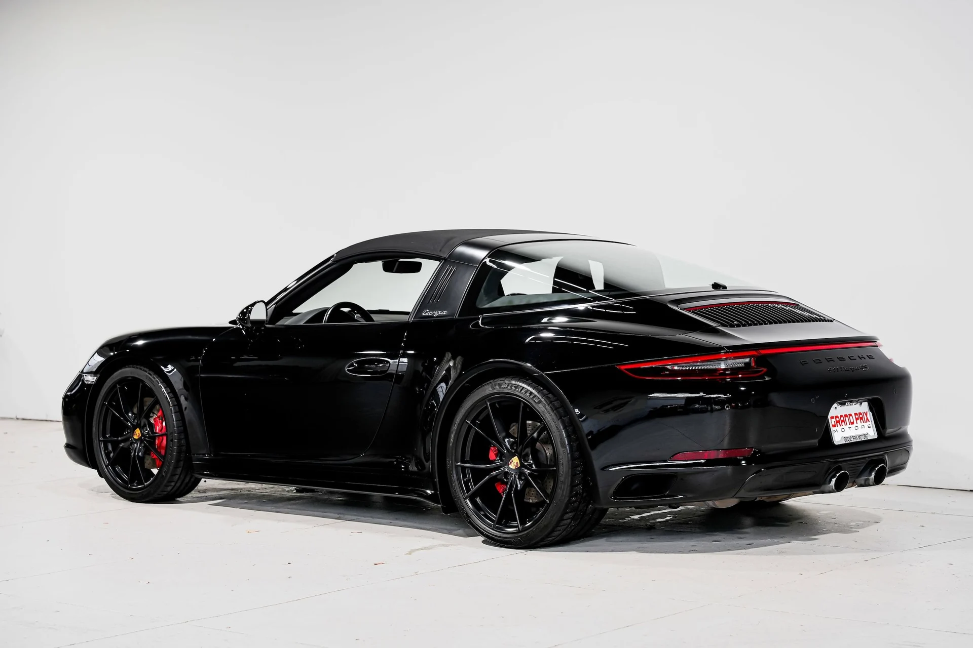 mph007_1550473601_e6c4f854710f5648c4fb83b3bf526c41x_6f7c27f7cd