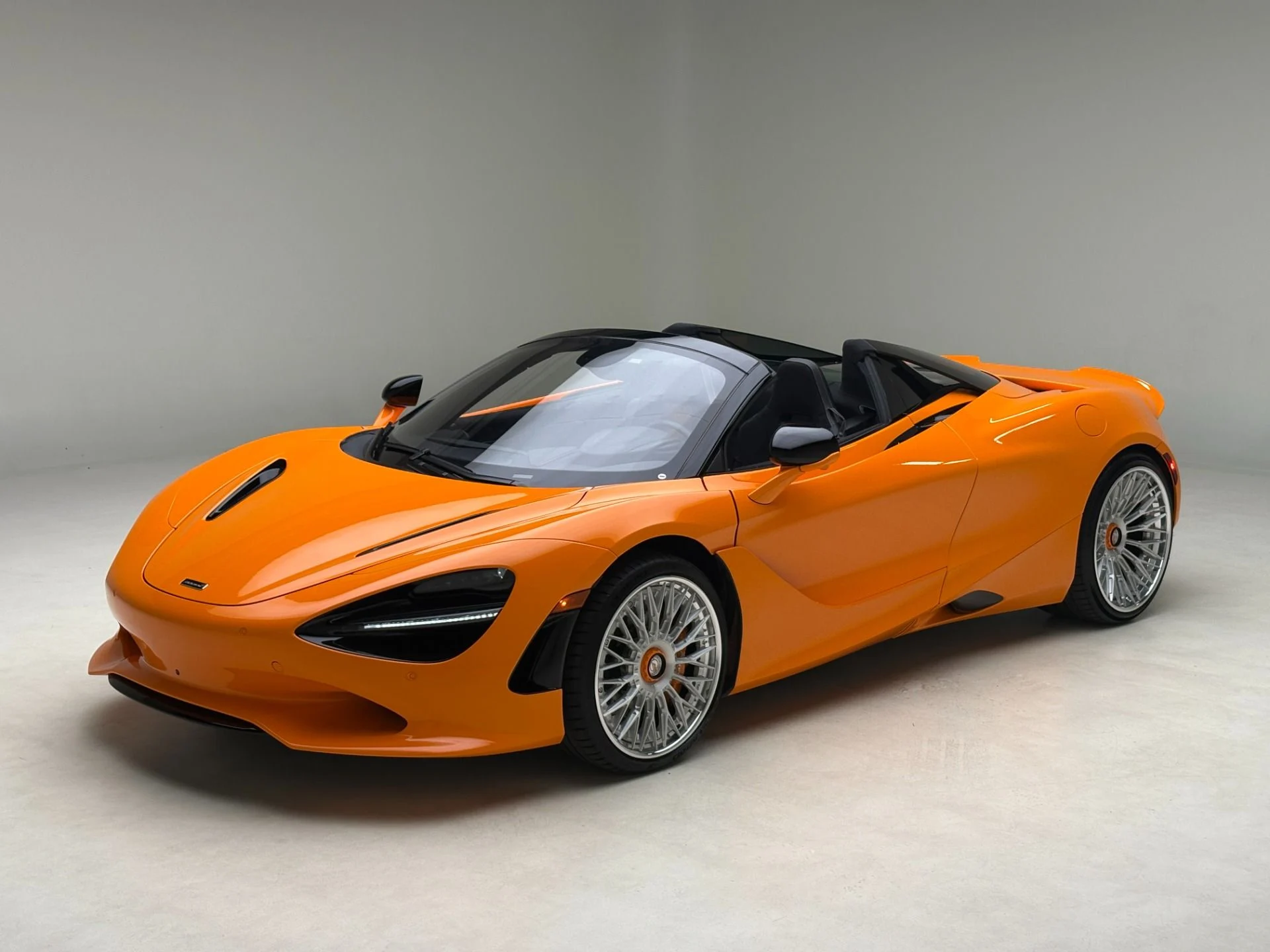 mph007_1567994251_Used_2025_Mc_Laren_750_S_Spider_1777582720_78b8e42702