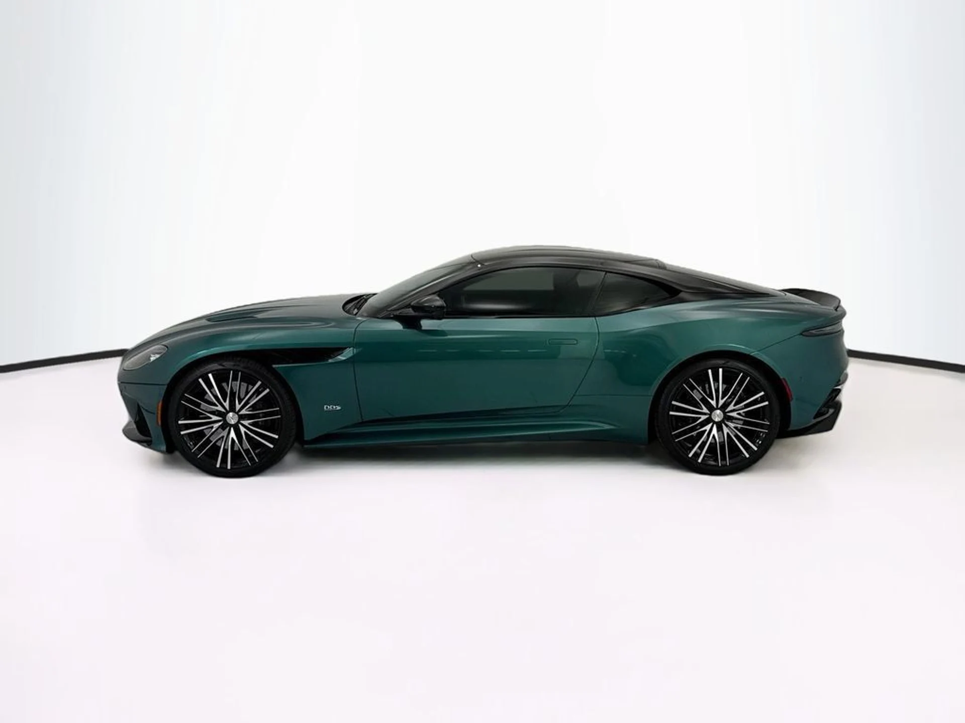 mph007_1573963491_used_2023_aston_martin_dbs_thisisaconsignmentcar_8119_23033488_8_1024_04aeee2546
