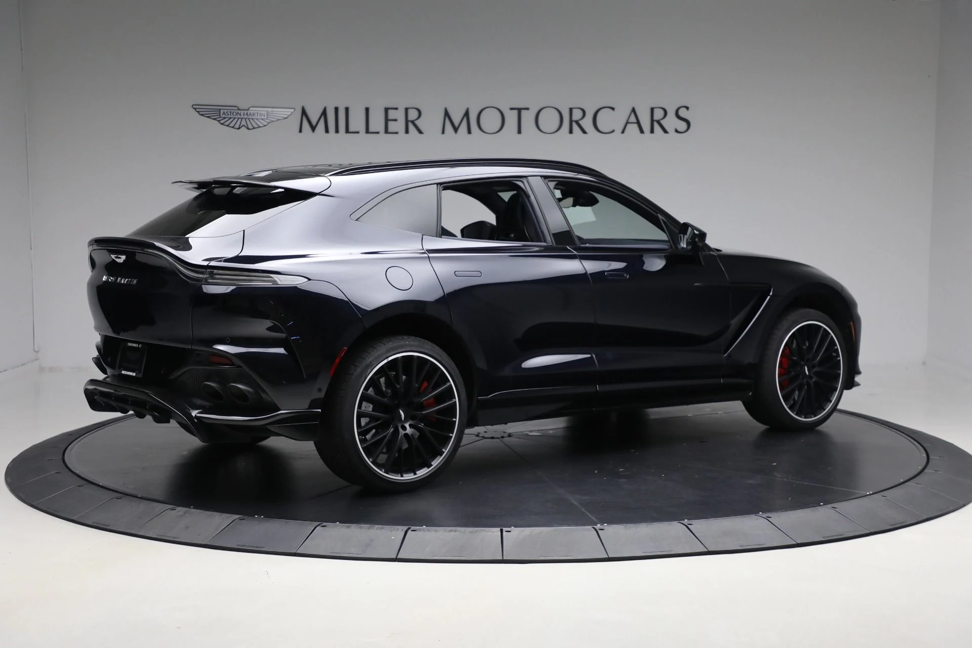 mph007_1574866089_Used_2023_Aston_Martin_DBX_707_18b41002d1