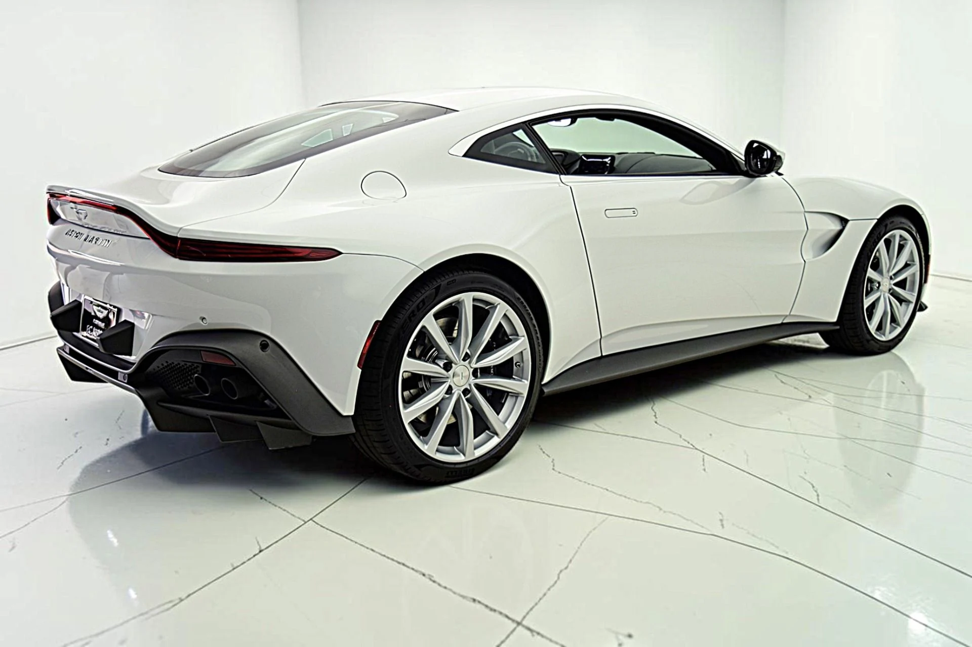 mph007_1575375360_Used_2023_Aston_Martin_Vantage_Coupe_c002723b5c