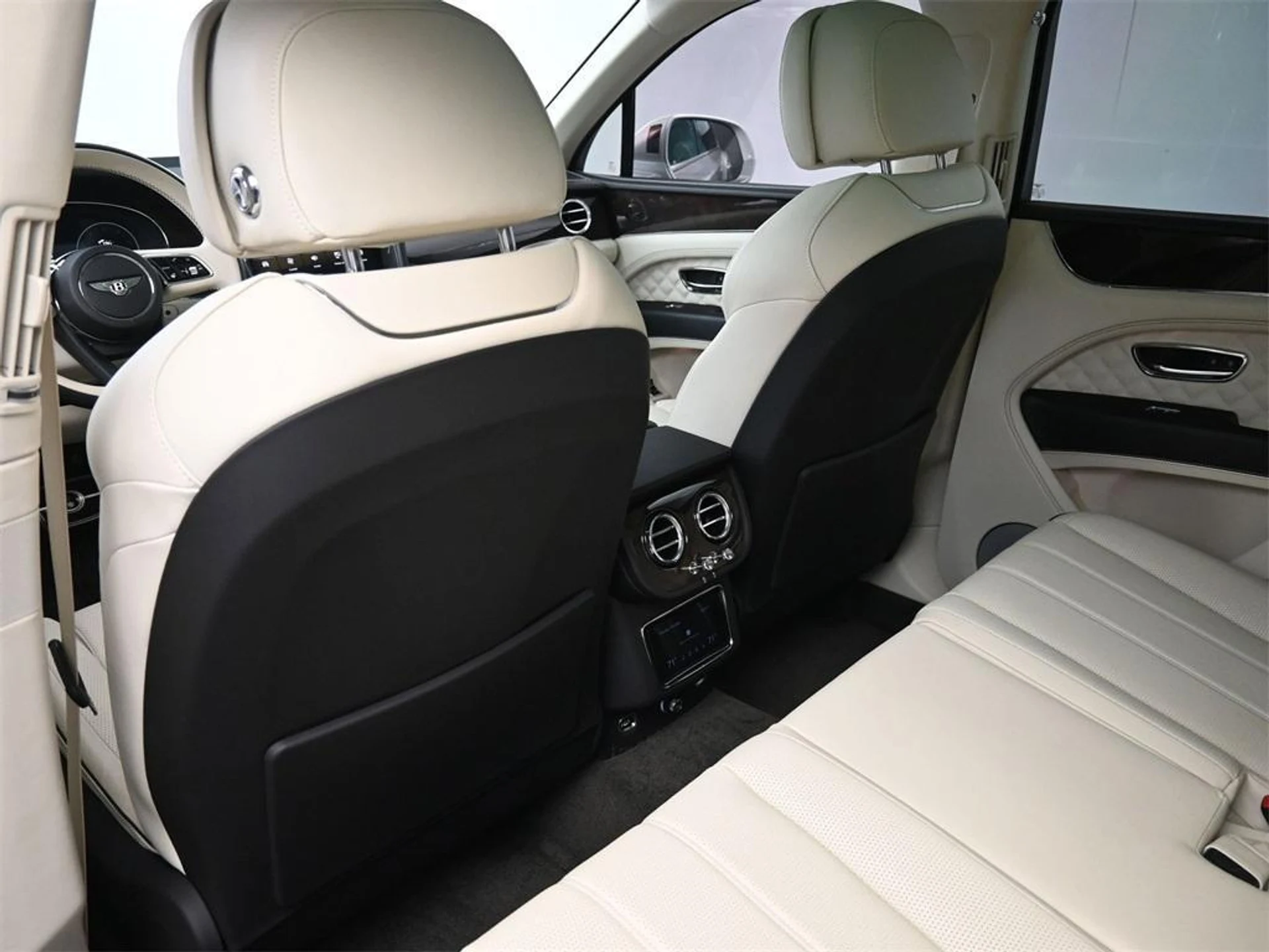 mph007_1581188358_Ns4_KF_Fv_U_Mv3ujr_IG_Cbjb_Gem_FR_0_44d9c8188f