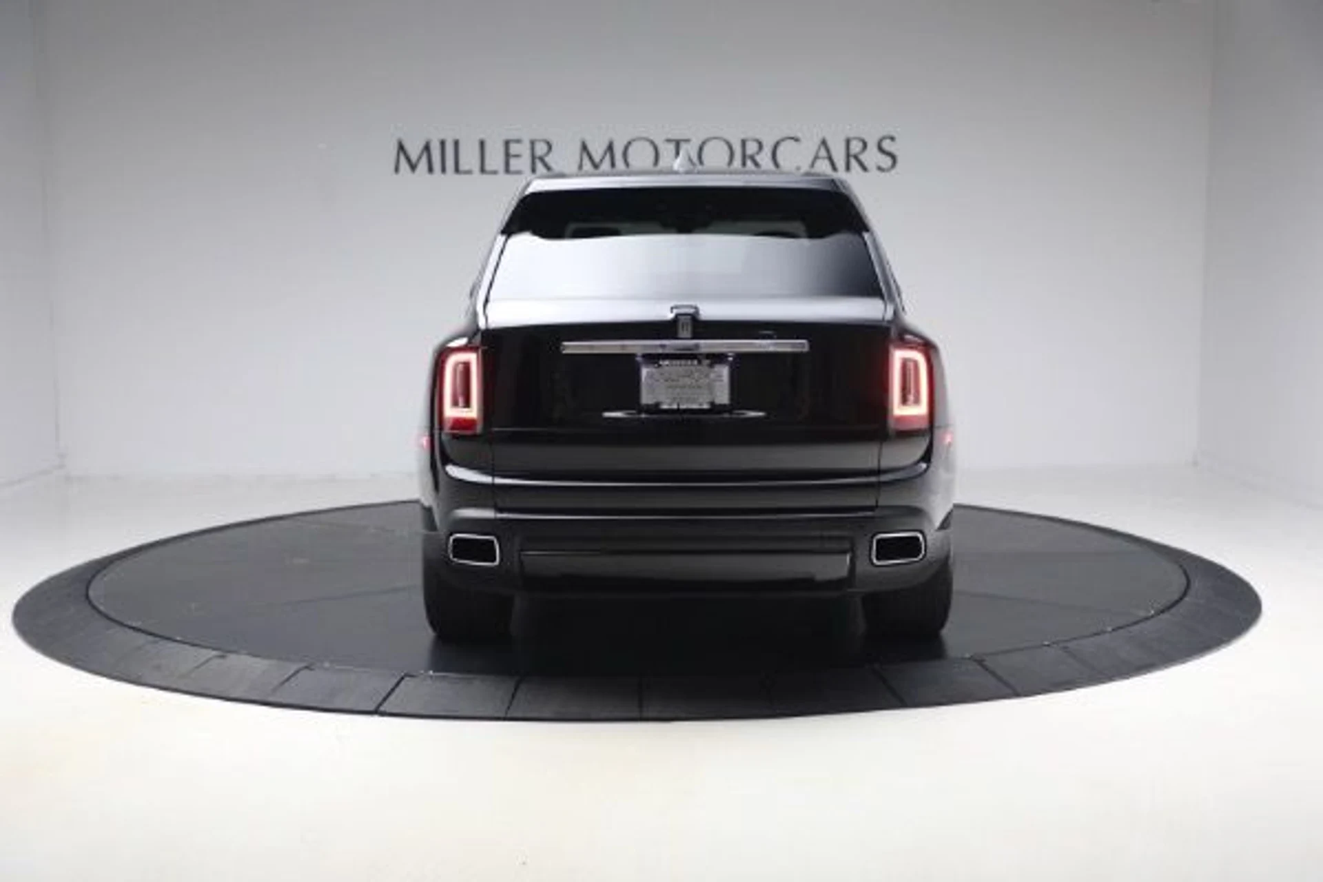 mph007_15959748_Used_2022_Rolls_Royce_Cullinan_2f4ac338d4