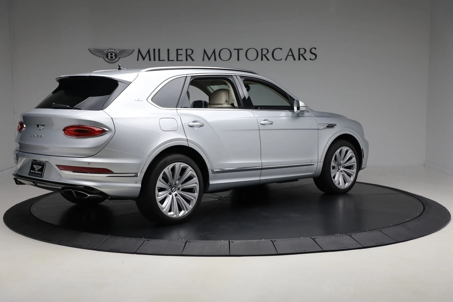 mph007_1596978545_Used_2021_Bentley_Bentayga_V8_770eb40348
