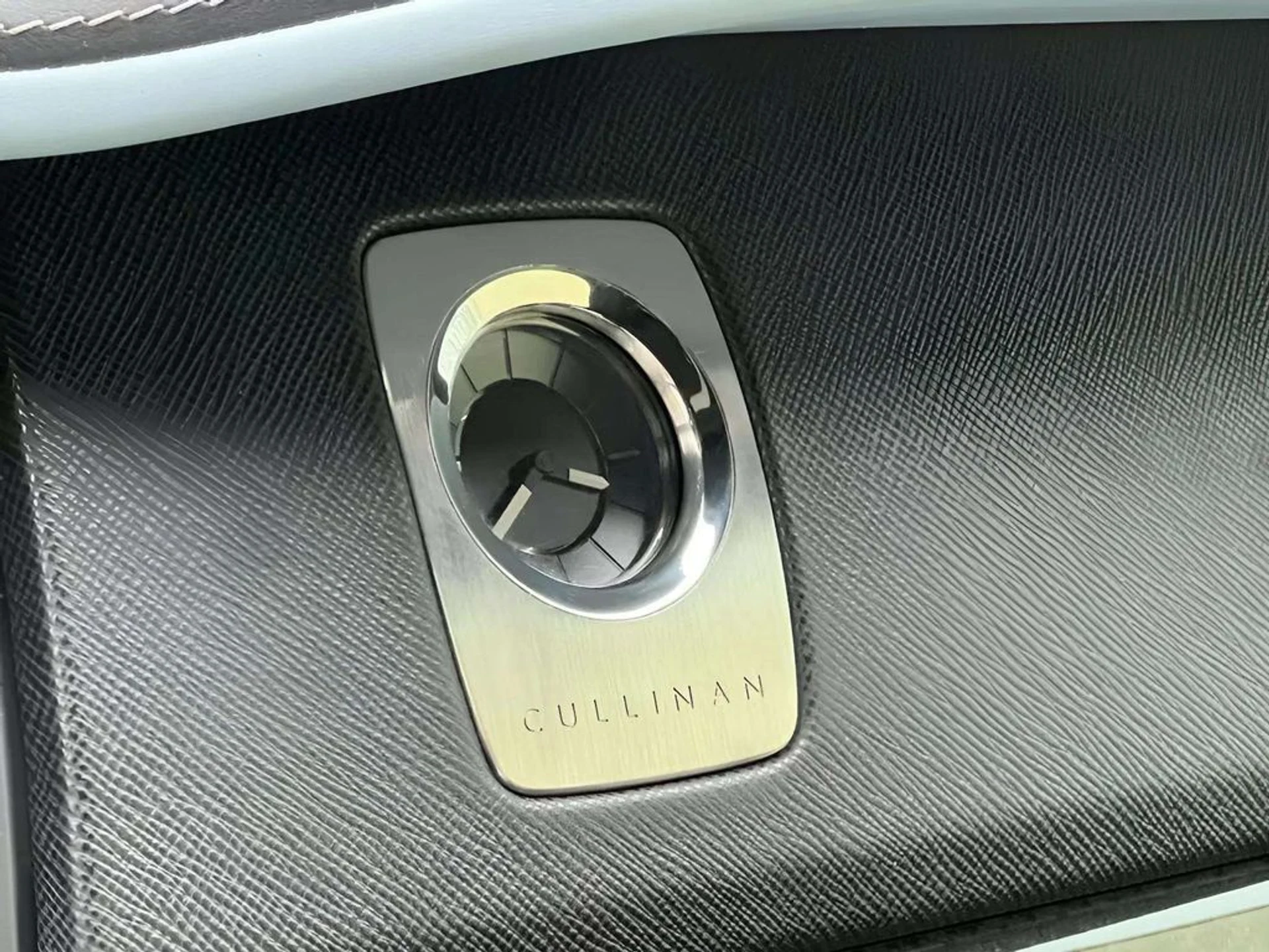 mph007_160055978_b6ebd5filxu0nr771mqnveifje11_533930596c