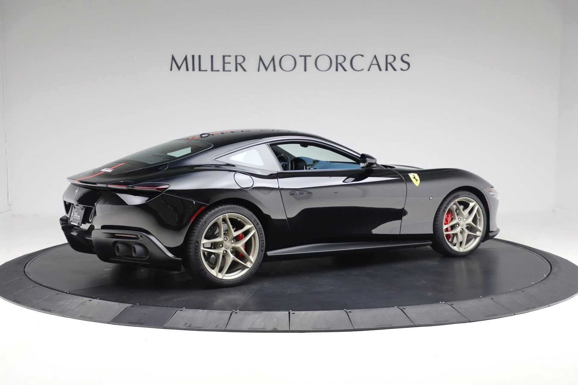 mph007_1606526471_Used_2022_Ferrari_Roma_202e28e2a9