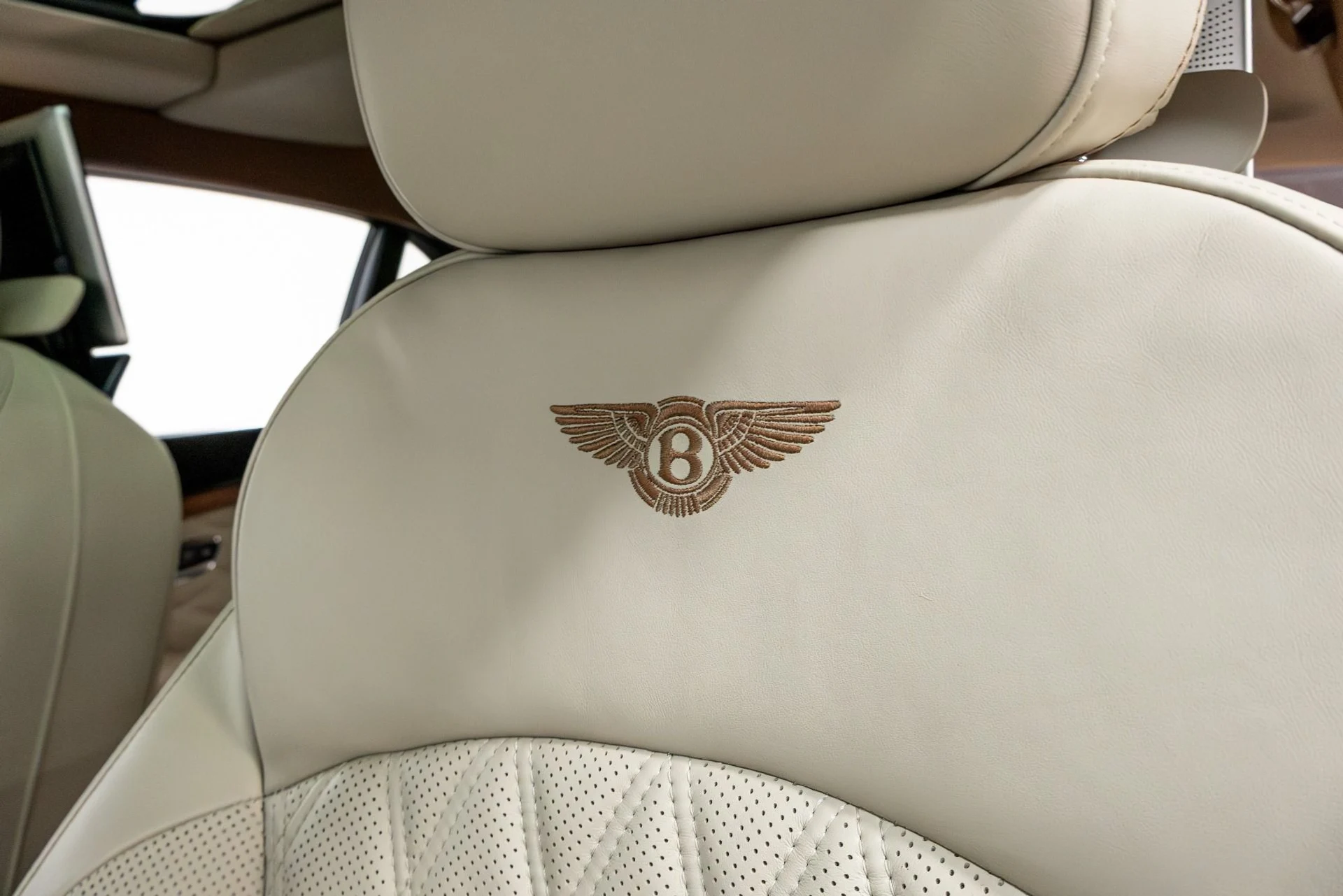 mph007_1609890085_Used_2017_Bentley_Mulsanne_Speed_1775685979_35d5461ca8