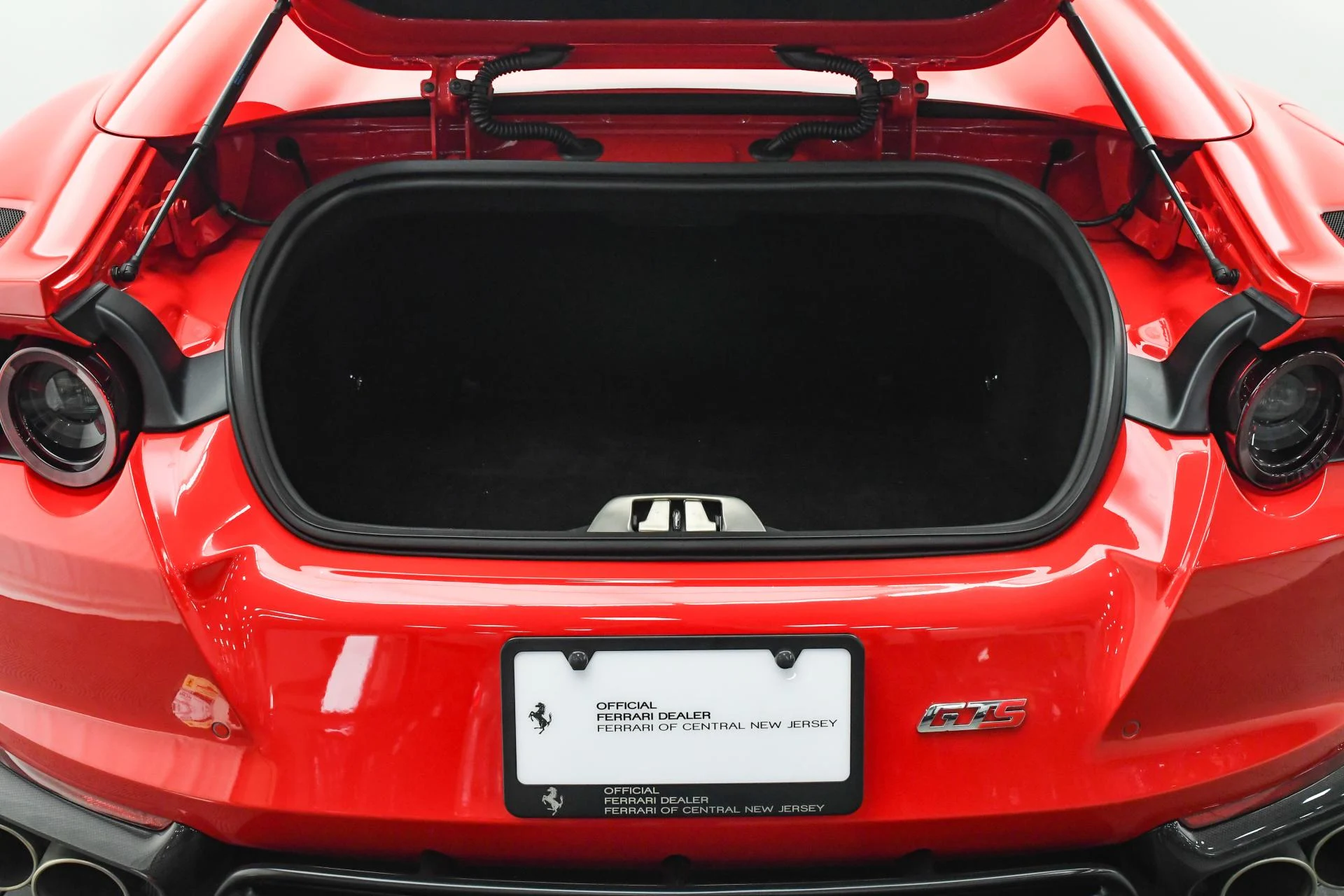 mph007_1614404492_Used_2022_Ferrari_812_GTS_1752652110_56f199b2e2