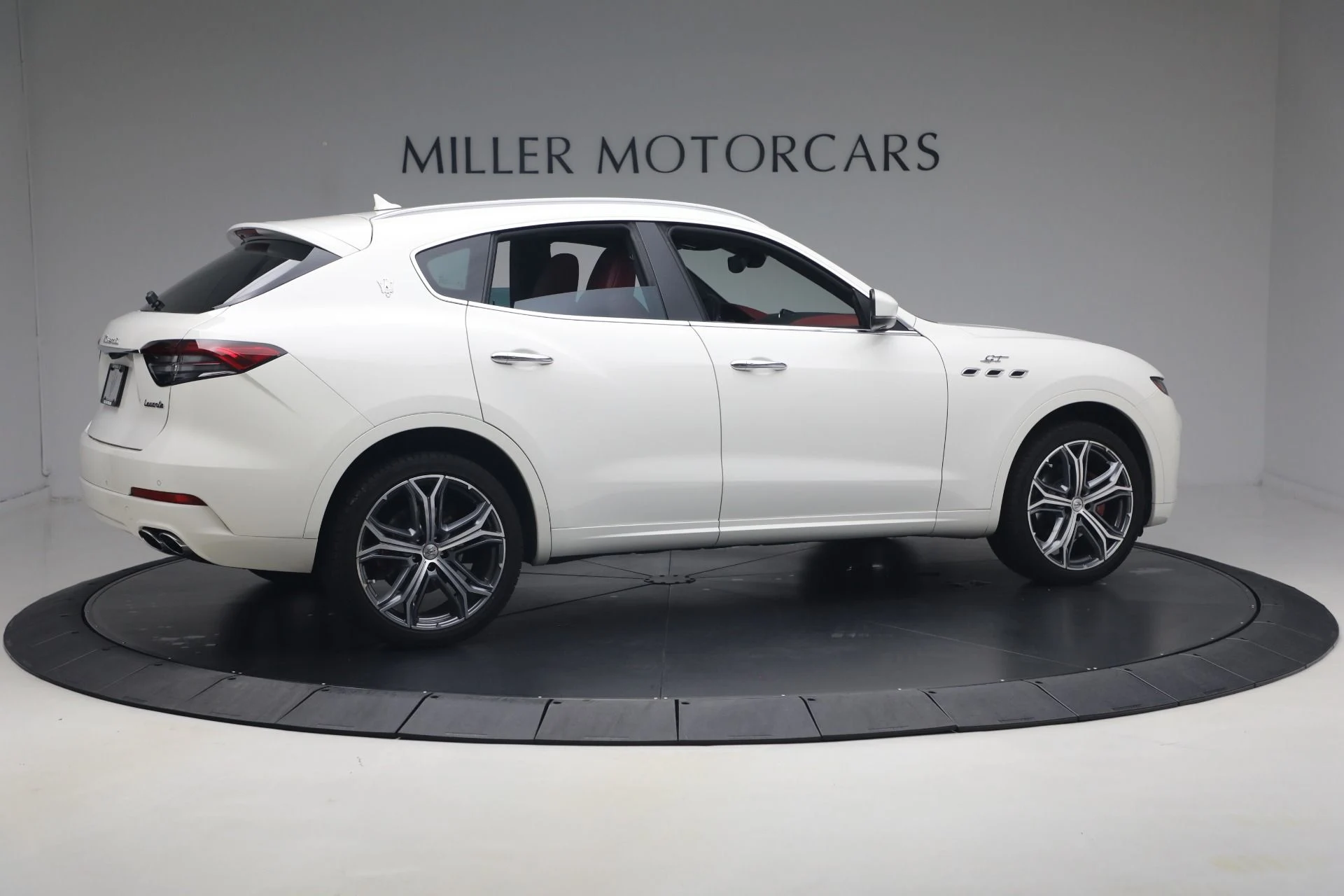 mph007_1620754672_Used_2023_Maserati_Levante_GT_1781292715_2dc6ad1c87