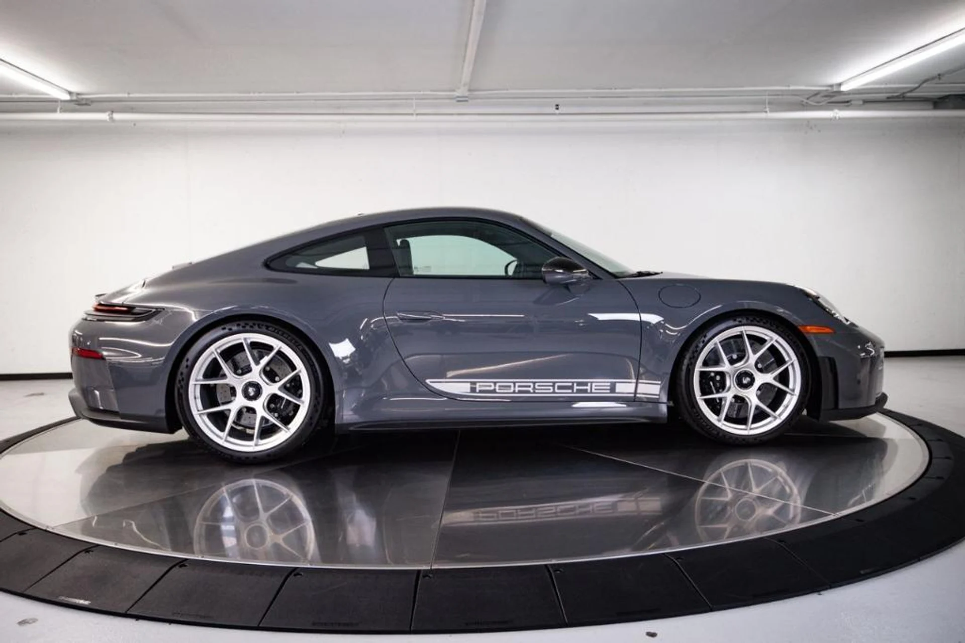 mph007_1629502027_zbw_Qly_To_R_Jf_OY_983tl_Fpoo80_E_Vo_0f2893b445