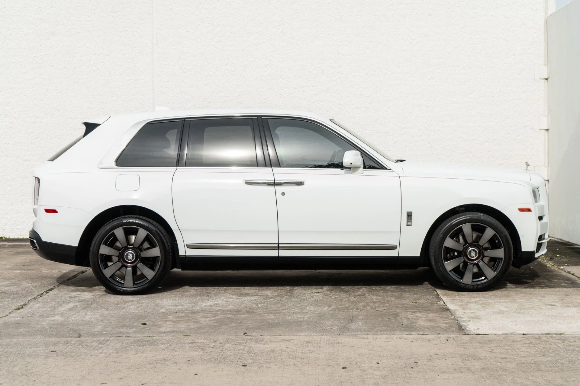 mph007_1631214021_Used_2022_Rolls_Royce_Cullinan_1778888456_daee04bbd3