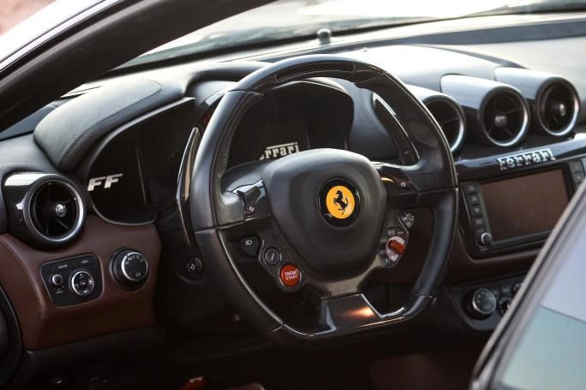 mph007_1639383211_Used_2013_Ferrari_FF_1758238027_6b50752992