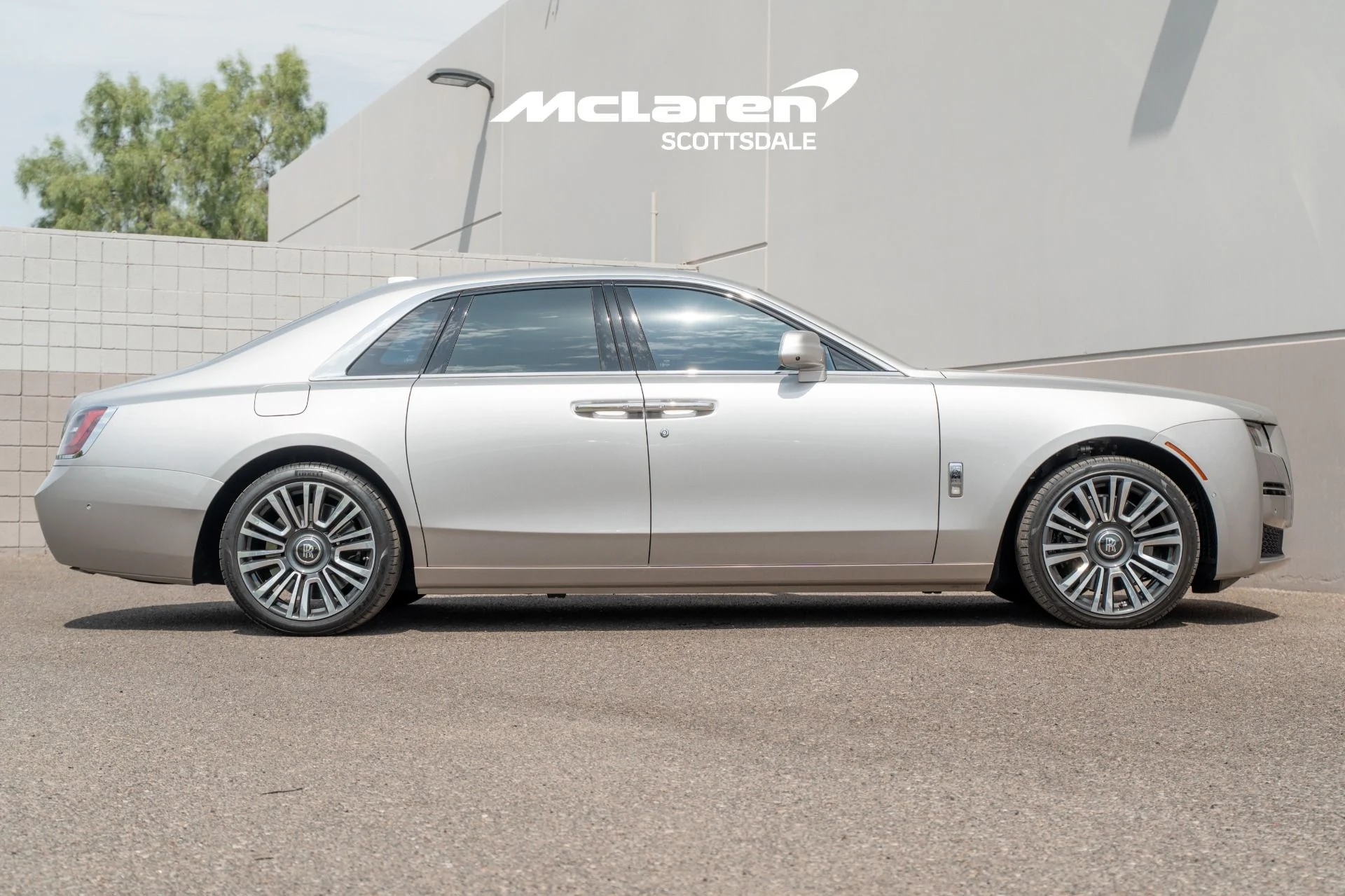 mph007_1642768001_Used_2021_Rolls_Royce_GHOST_1786818590_c43930a084