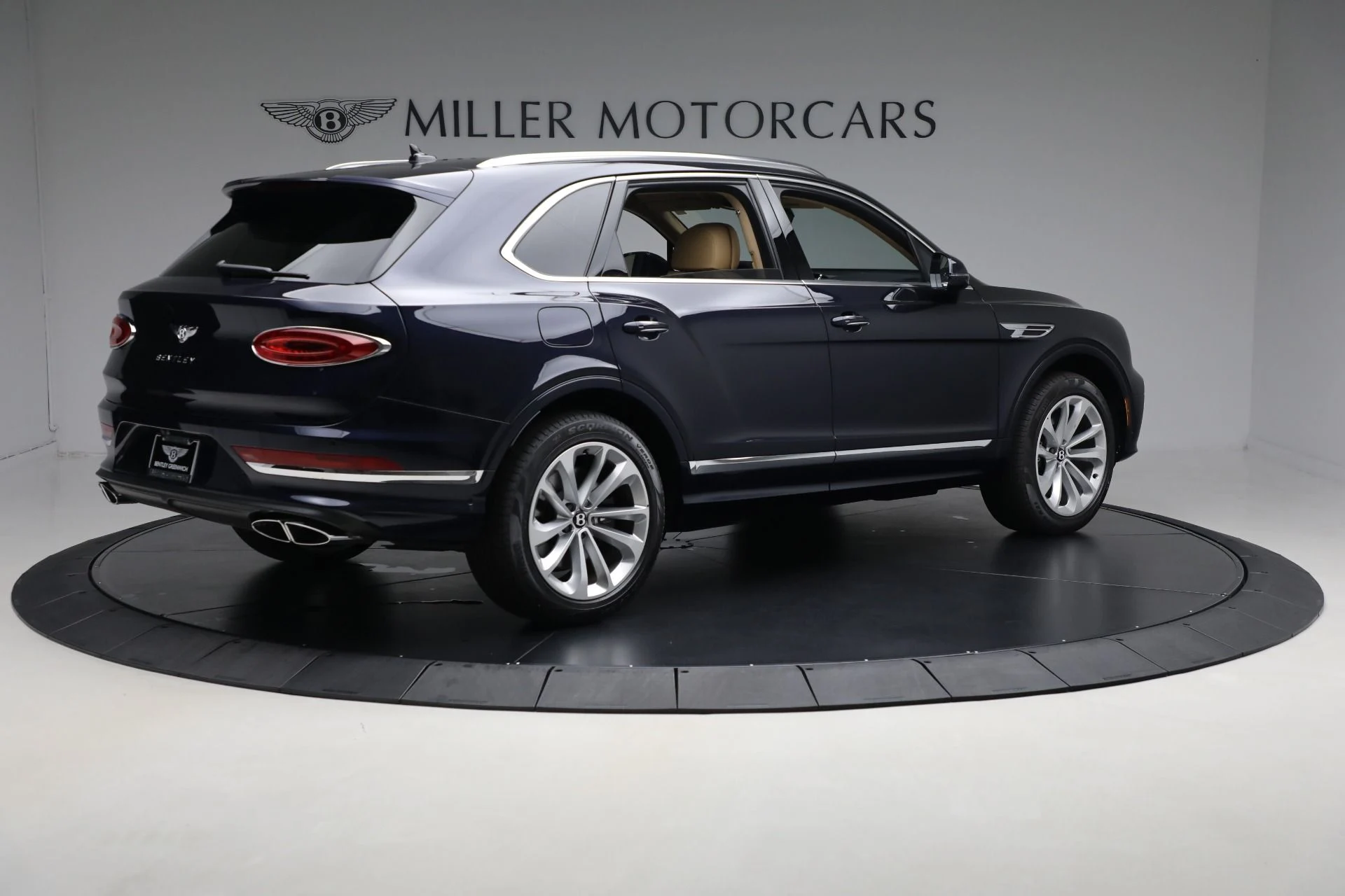 mph007_1643317713_New_2025_Bentley_Bentayga_V8_f1364c4158