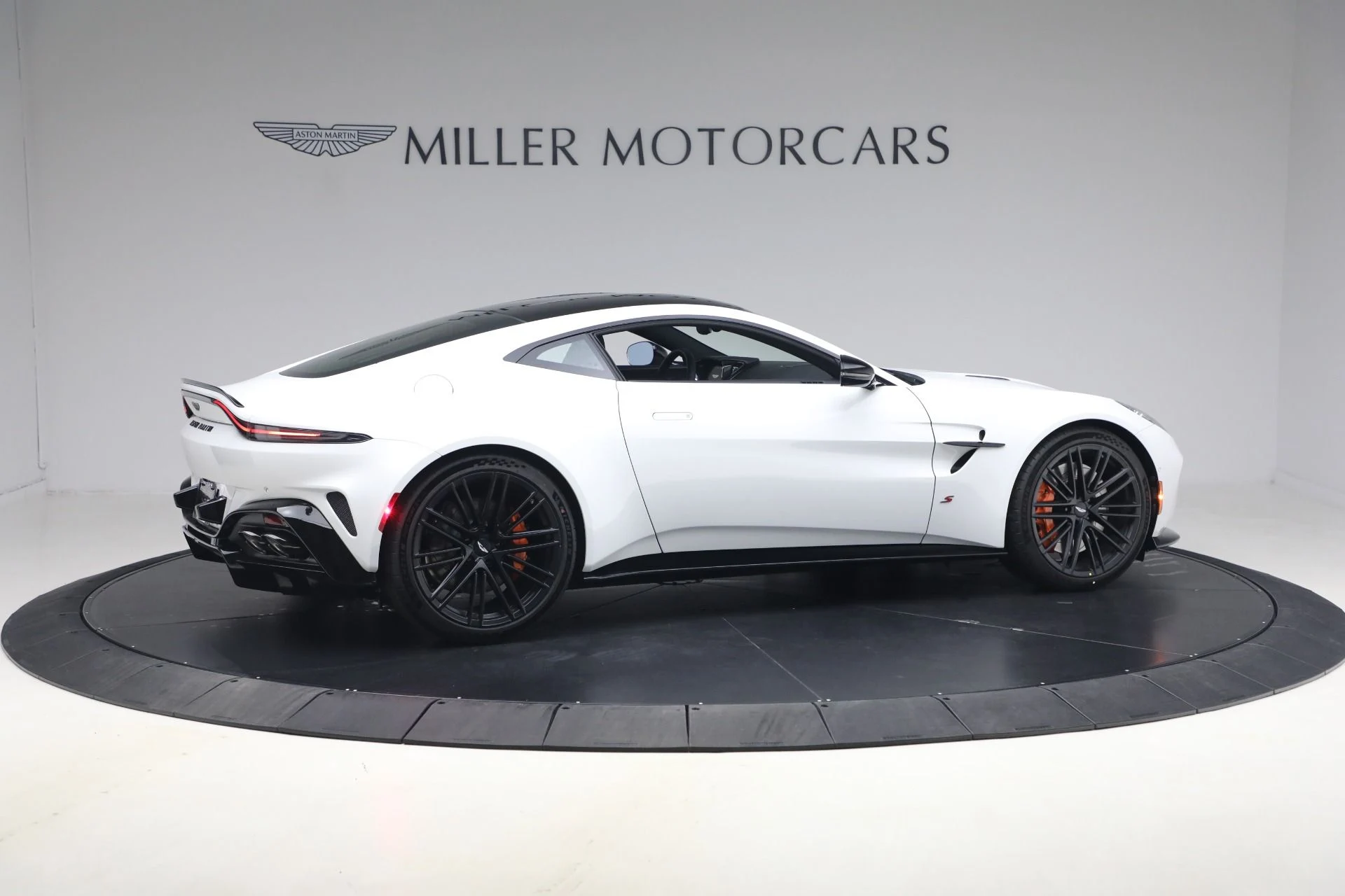 mph007_164455788_New_2026_Aston_Martin_Vantage_S_1773250897_fd96a9c4d7