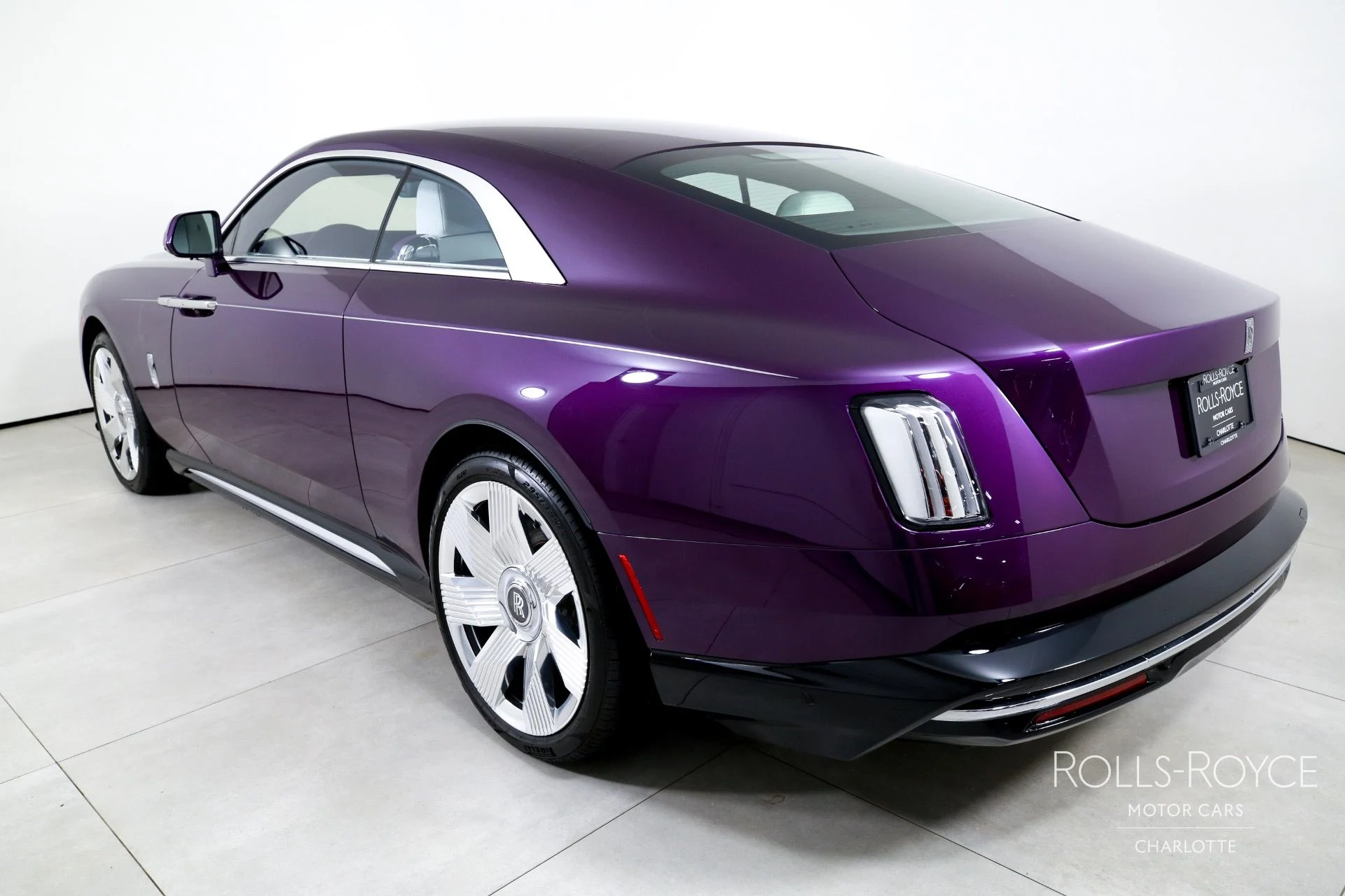 mph007_1645559233_Used_2024_Rolls_Royce_Spectre_1754591081_59caee35ec