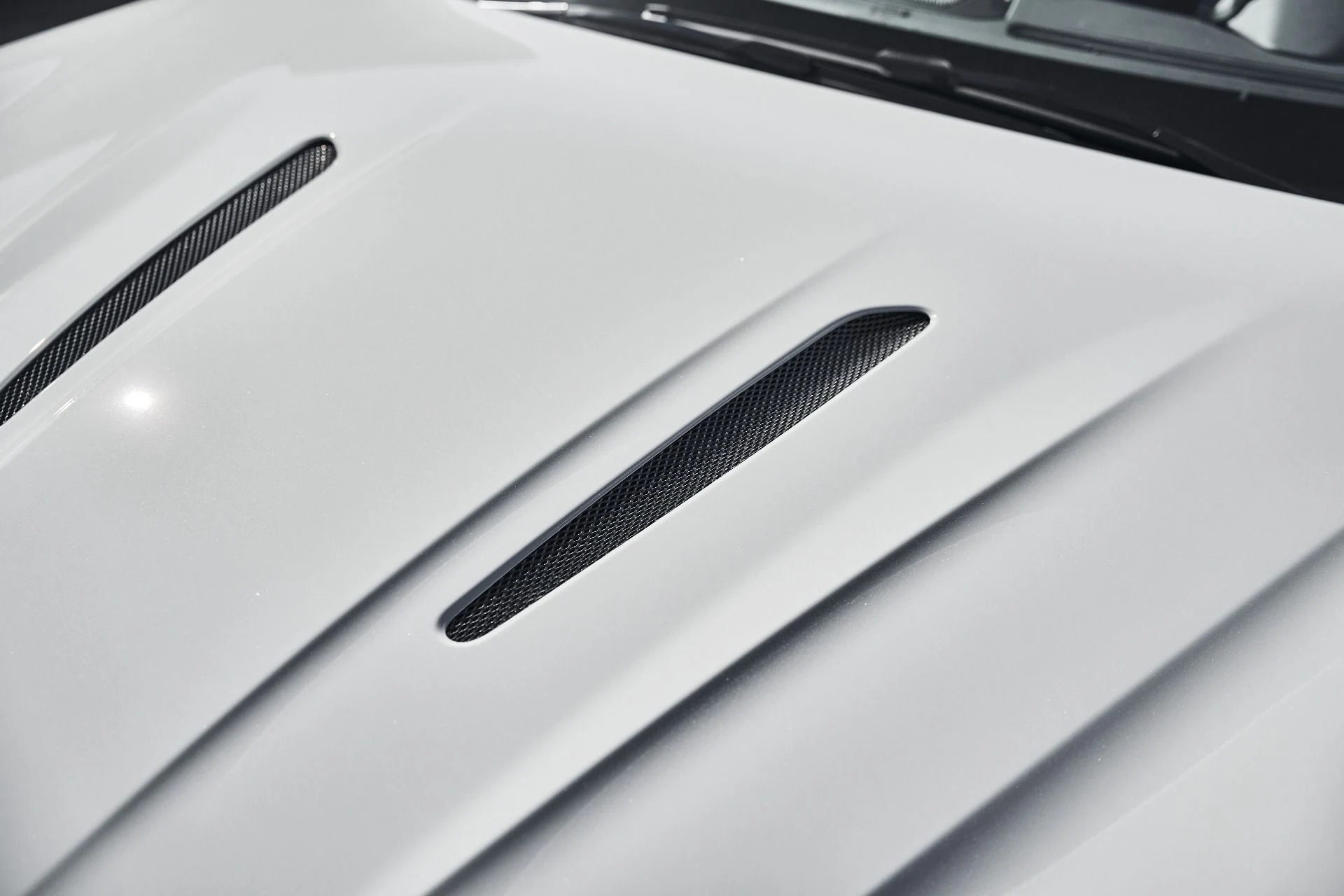 mph007_1652302151_Used_2024_Aston_Martin_DB_12_1781813761_a153aa1ec8