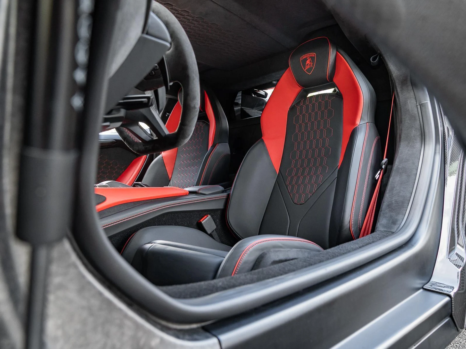 mph007_1658427086_Used_2024_Lamborghini_Revuelto_Coupe_1772801262_c02e97c2bf