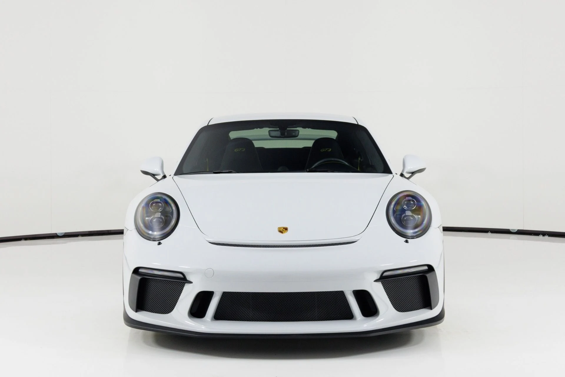 mph007_1659953215_Used_2018_Porsche_911_GT_3_1782317492_3ee7d5c961