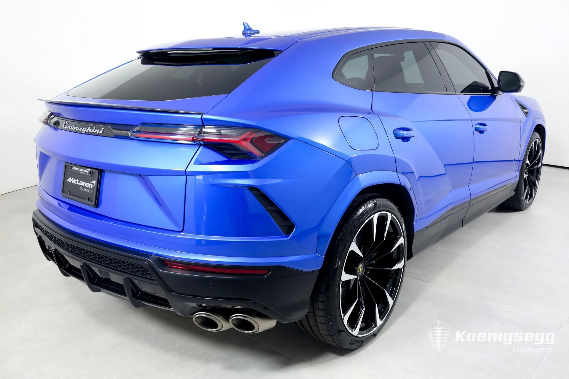 mph007_1673551536_Used_2022_Lamborghini_Urus_1696532457_fabb0bad5a