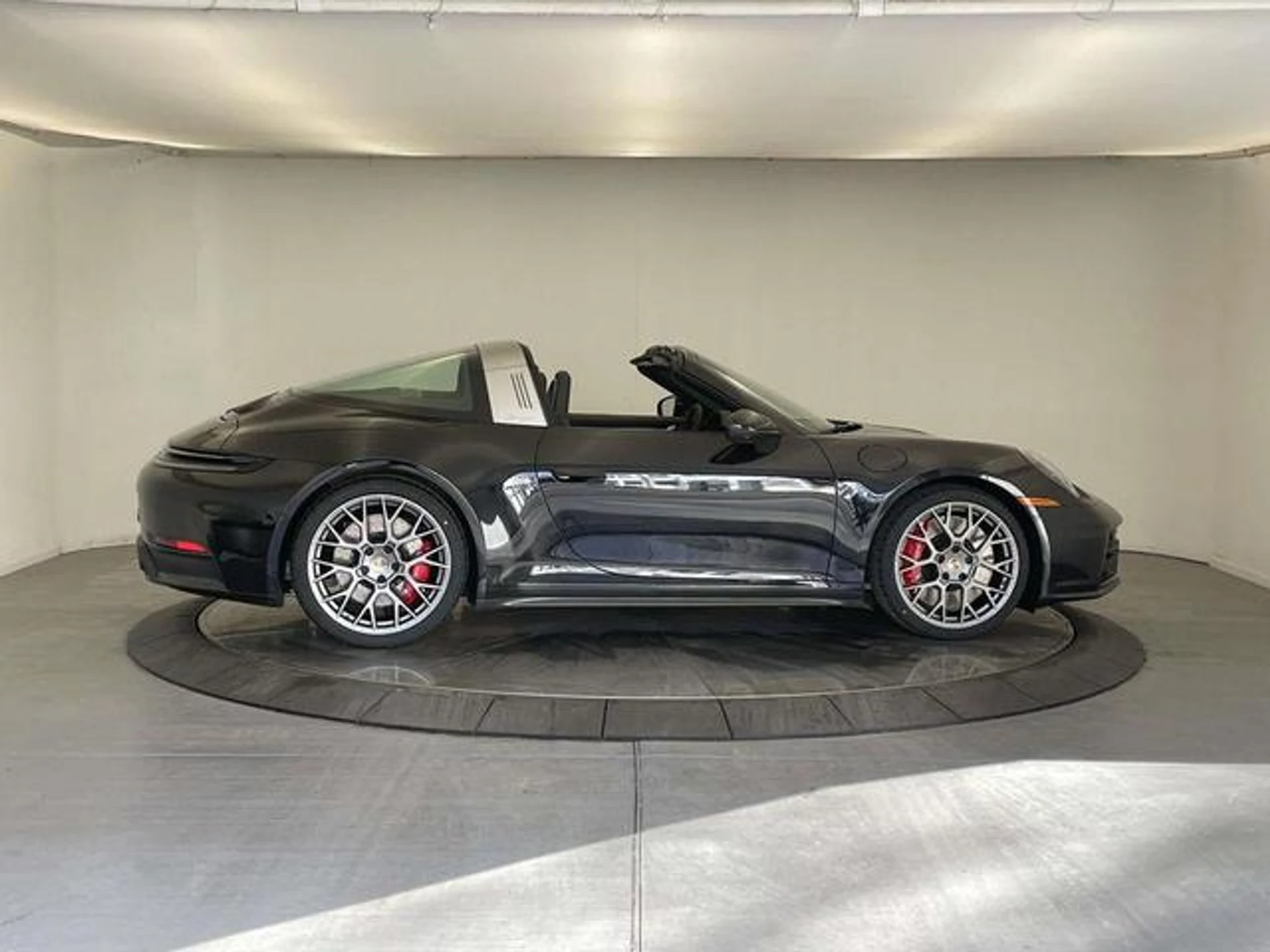 mph007_1675358366_LO_Zl_RFK_2pe3_Fafu_Eb_RY_5x_Up_Isq_E_ff717ec928