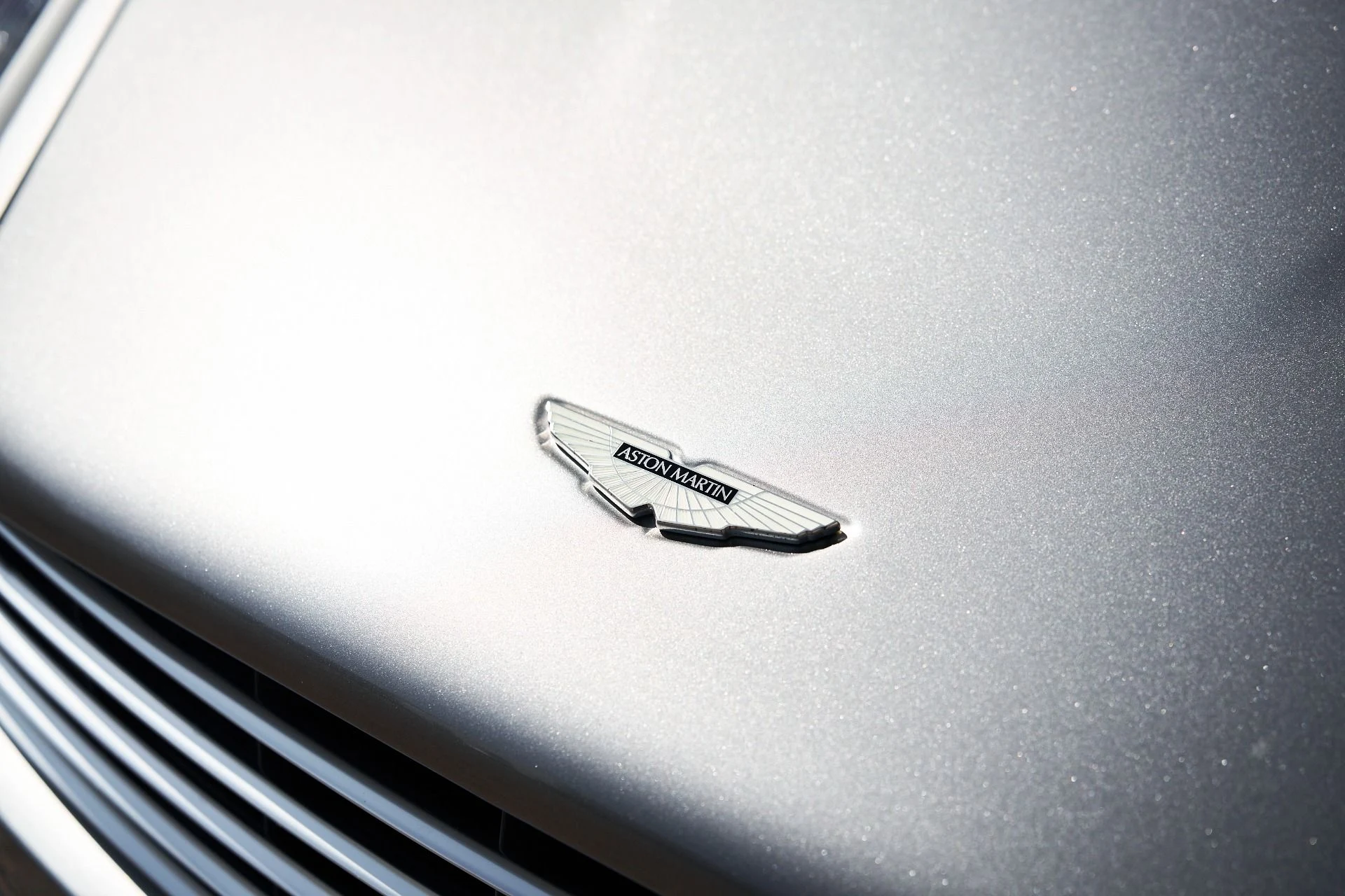 mph007_1677029921_Used_2016_Aston_Martin_DB_9_GT_1758395092_202fce7521
