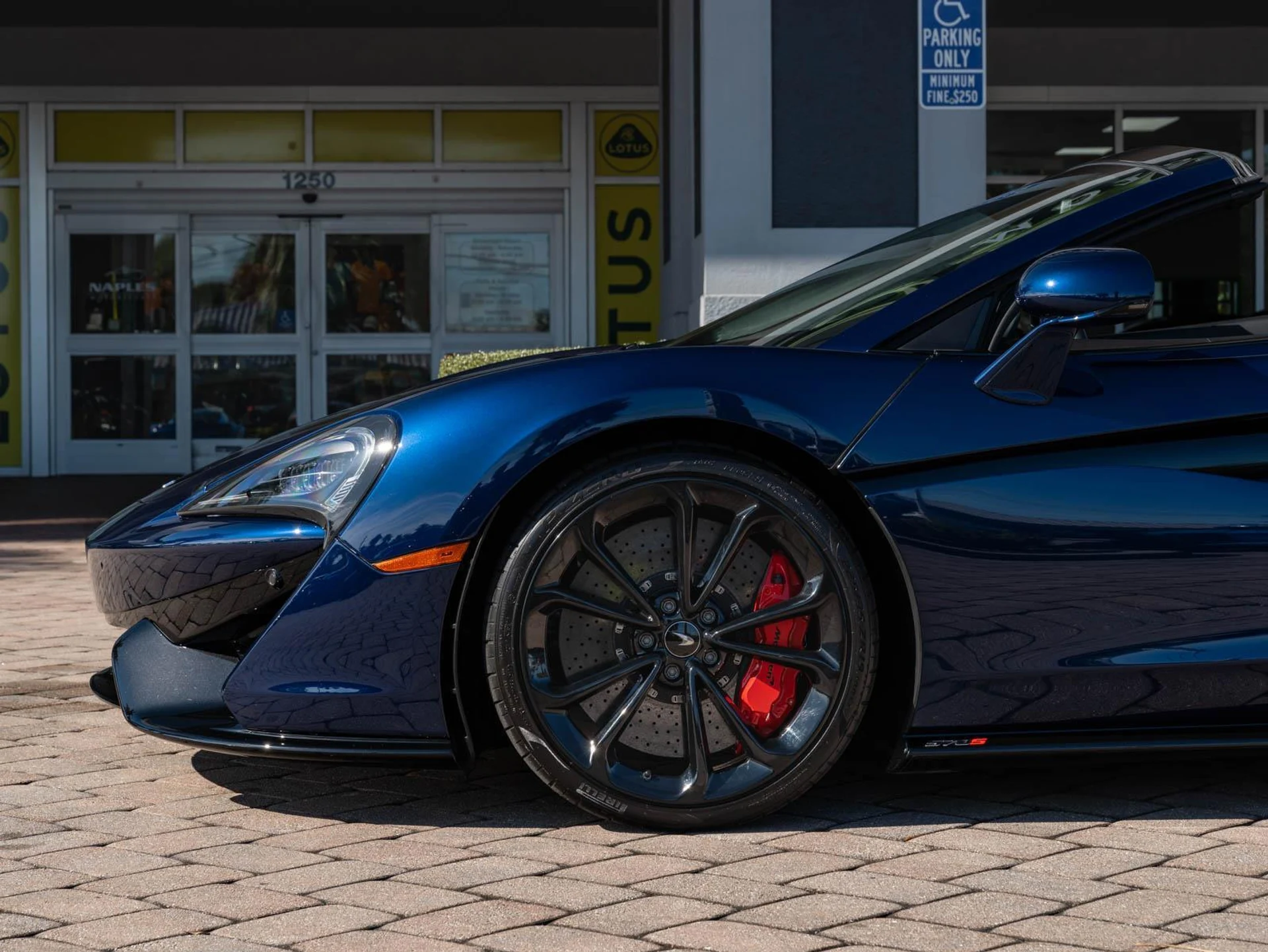 mph007_168813315_Used_2020_Mc_Laren_570s_Spider_1778774511_c2d74294f7