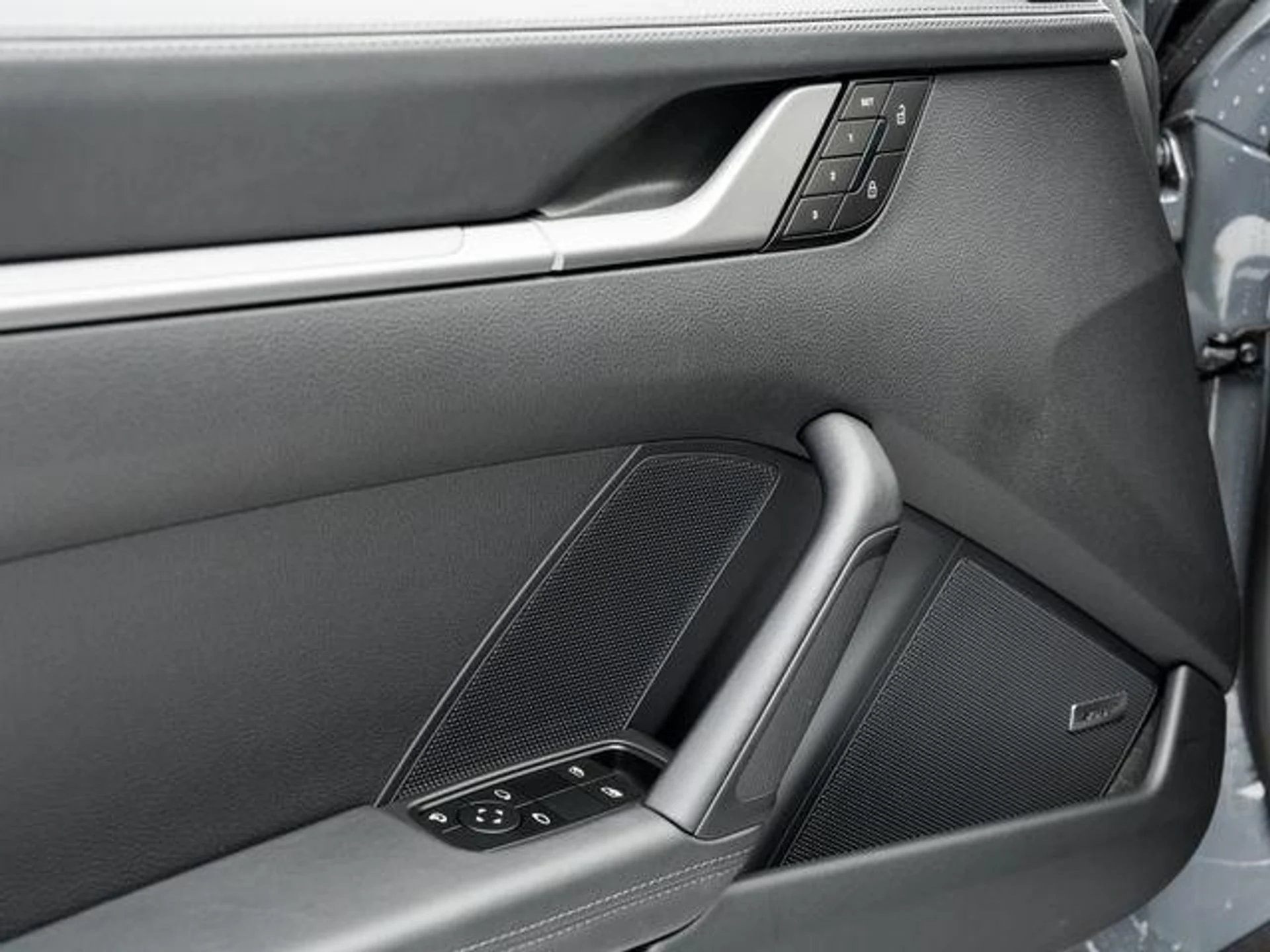 mph007_1689522515_OGQ_3u_UP_8b_Oi_U_Otj_Xv_IC_2g_Tjt_Xyw_c01d0027da