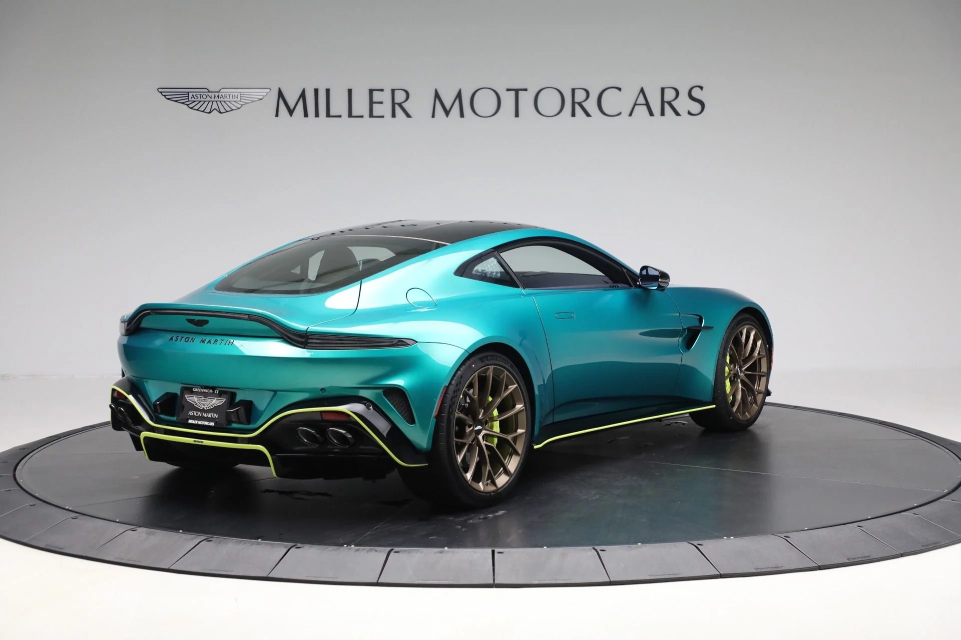 mph007_1706397030_New_2025_Aston_Martin_Vantage_a60ffff328