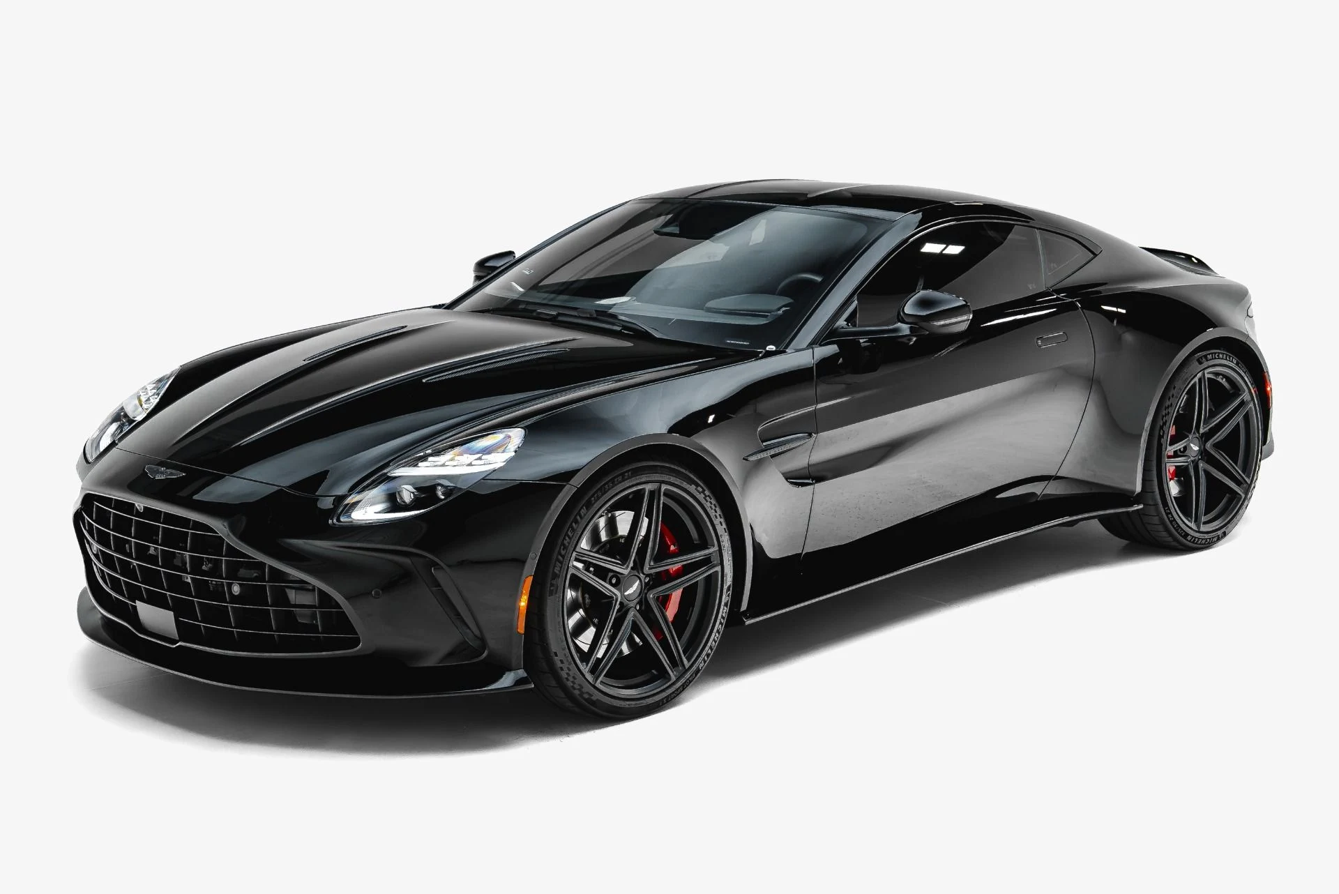 mph007_1719931452_Used_2025_Aston_Martin_Vantage_1790202665_94d4507f51