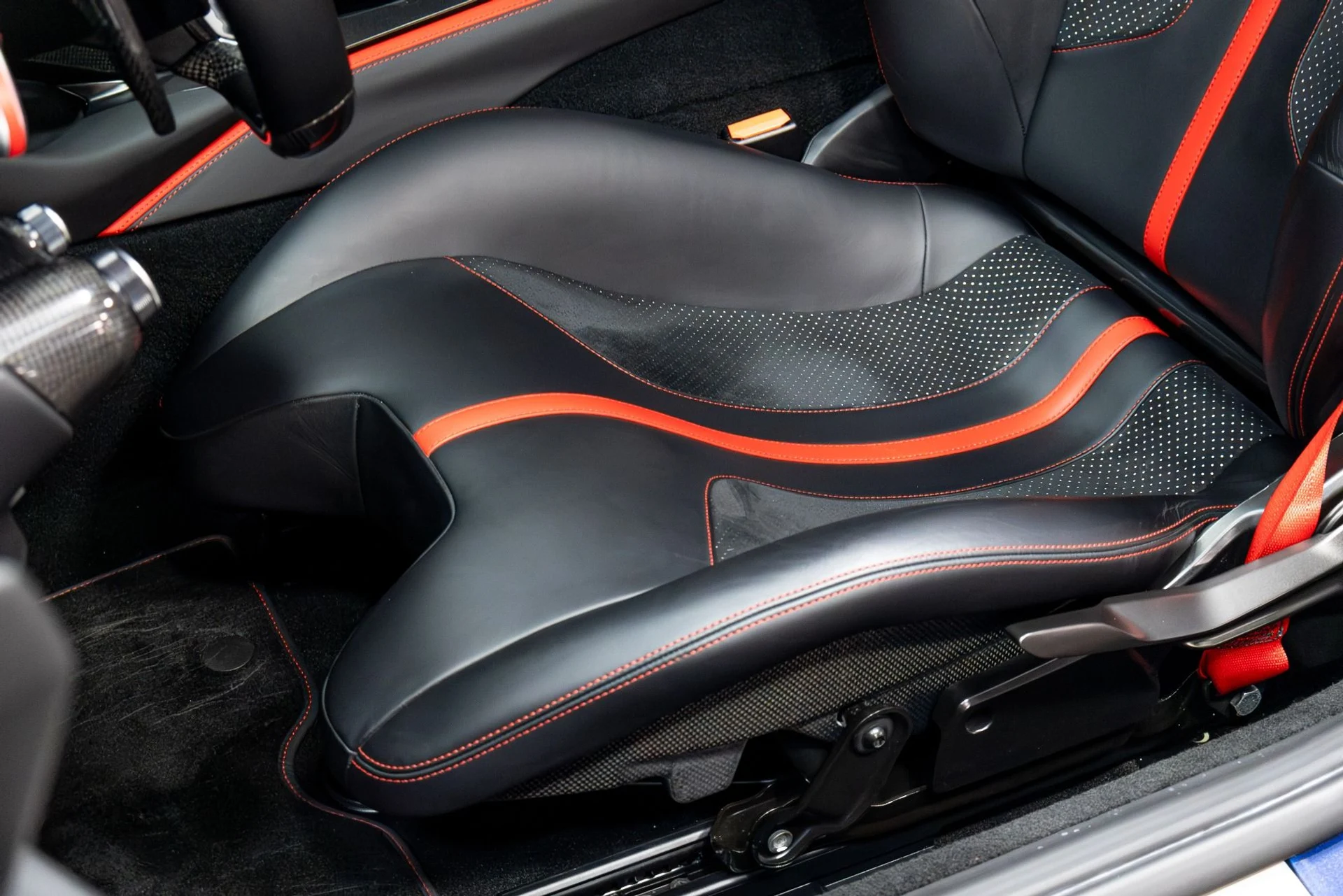 mph007_1723476321_Used_2019_Ferrari_812_Superfast_1774911934_41789c4678