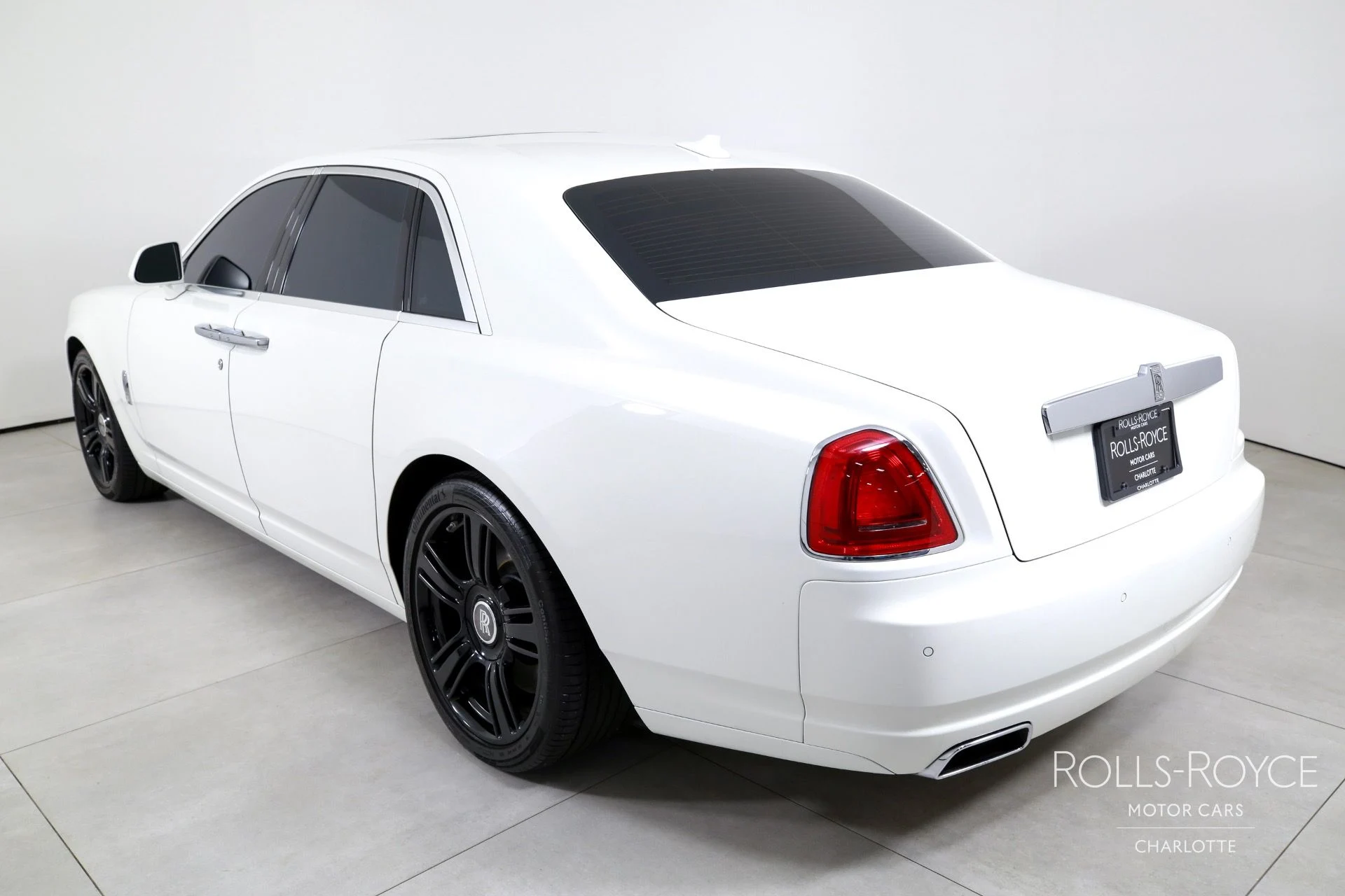 mph007_1729725885_Used_2012_Rolls_Royce_Ghost_1754583804_7da99309c5