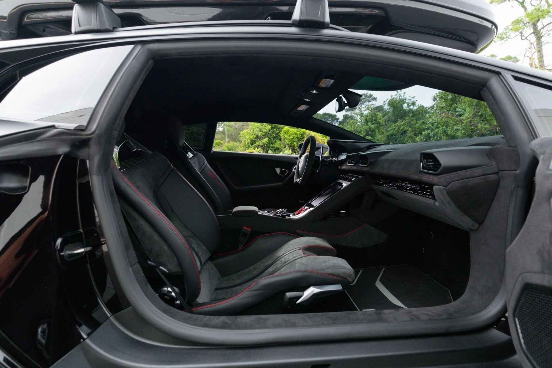 mph007_1730037426_Used_2024_Lamborghini_Huracan_Sterrato_1775279061_6f98070048