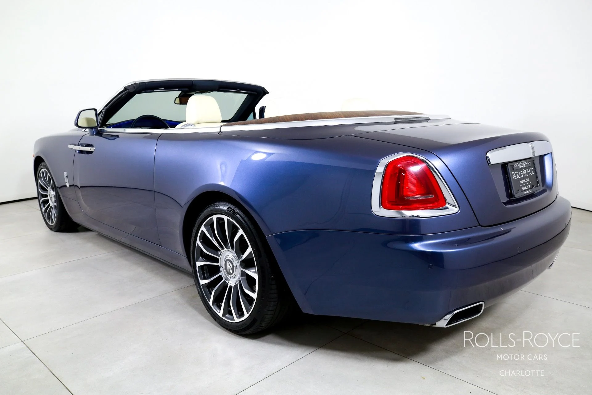 mph007_1730059399_Used_2017_Rolls_Royce_Dawn_1754332752_37d179f123