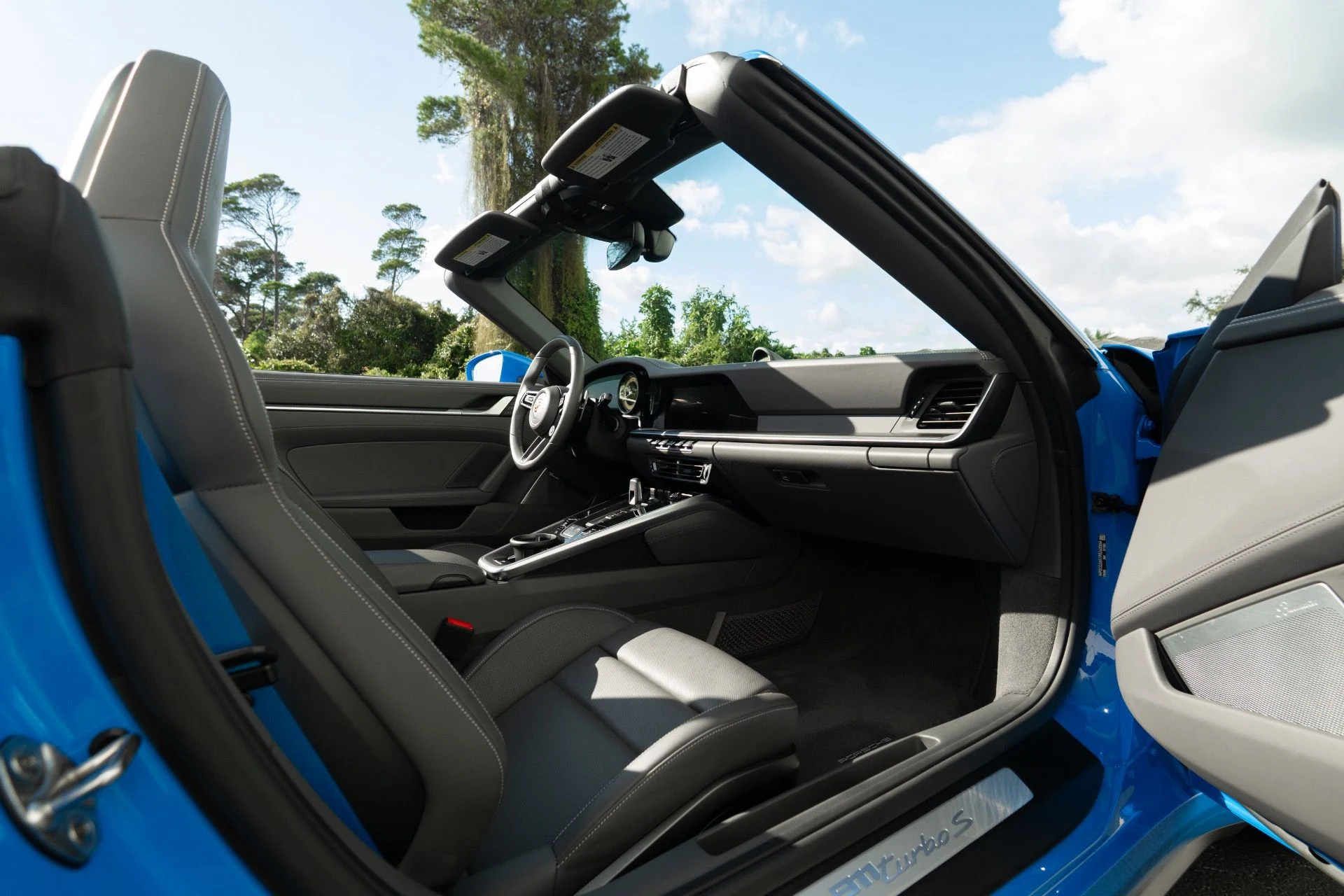 mph007_1738233386_Used_2023_Porsche_911_Turbo_S_1759285627_b23dd67e69