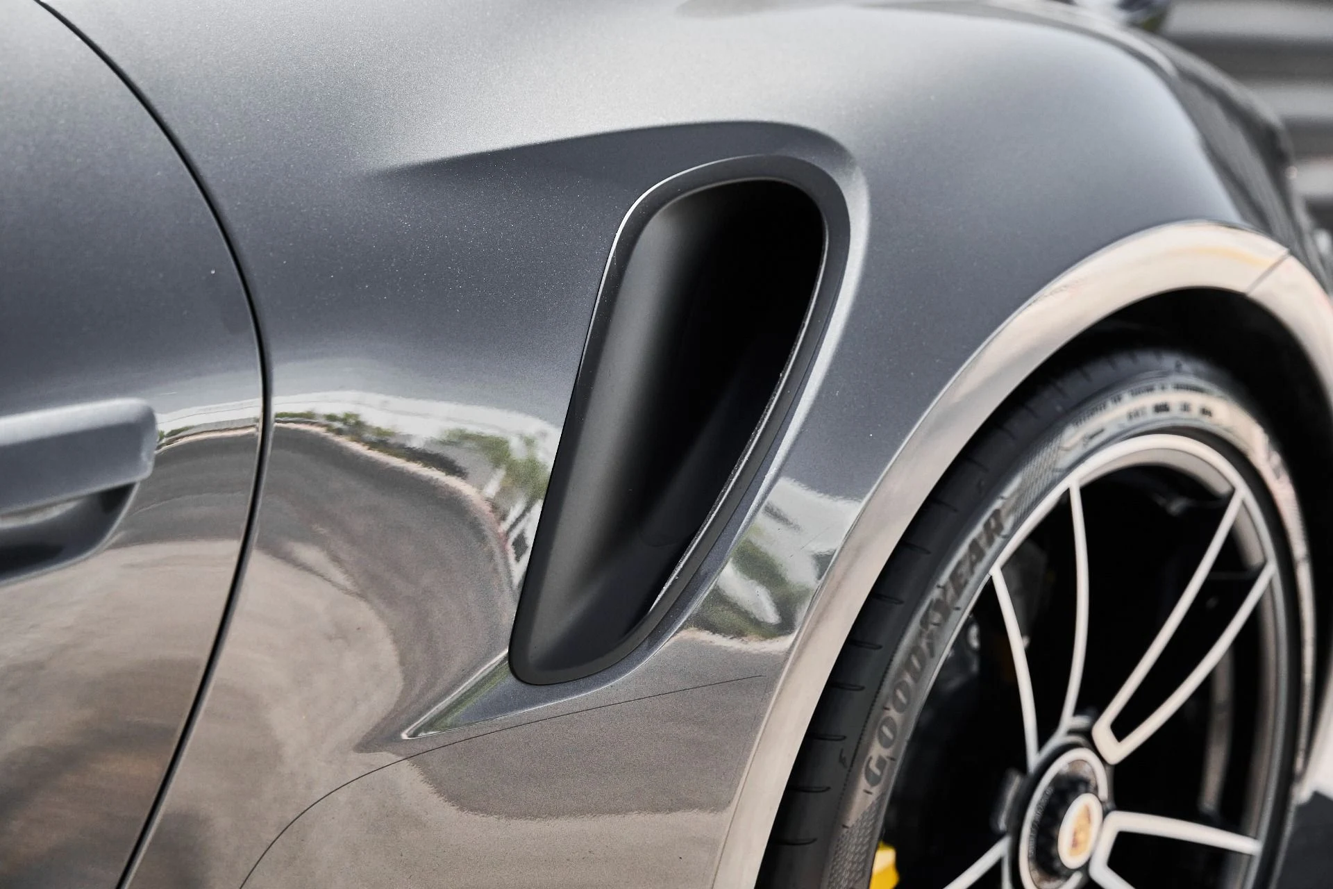 mph007_1740640635_Used_2021_Porsche_911_Turbo_S_1781810351_06aa841f6b