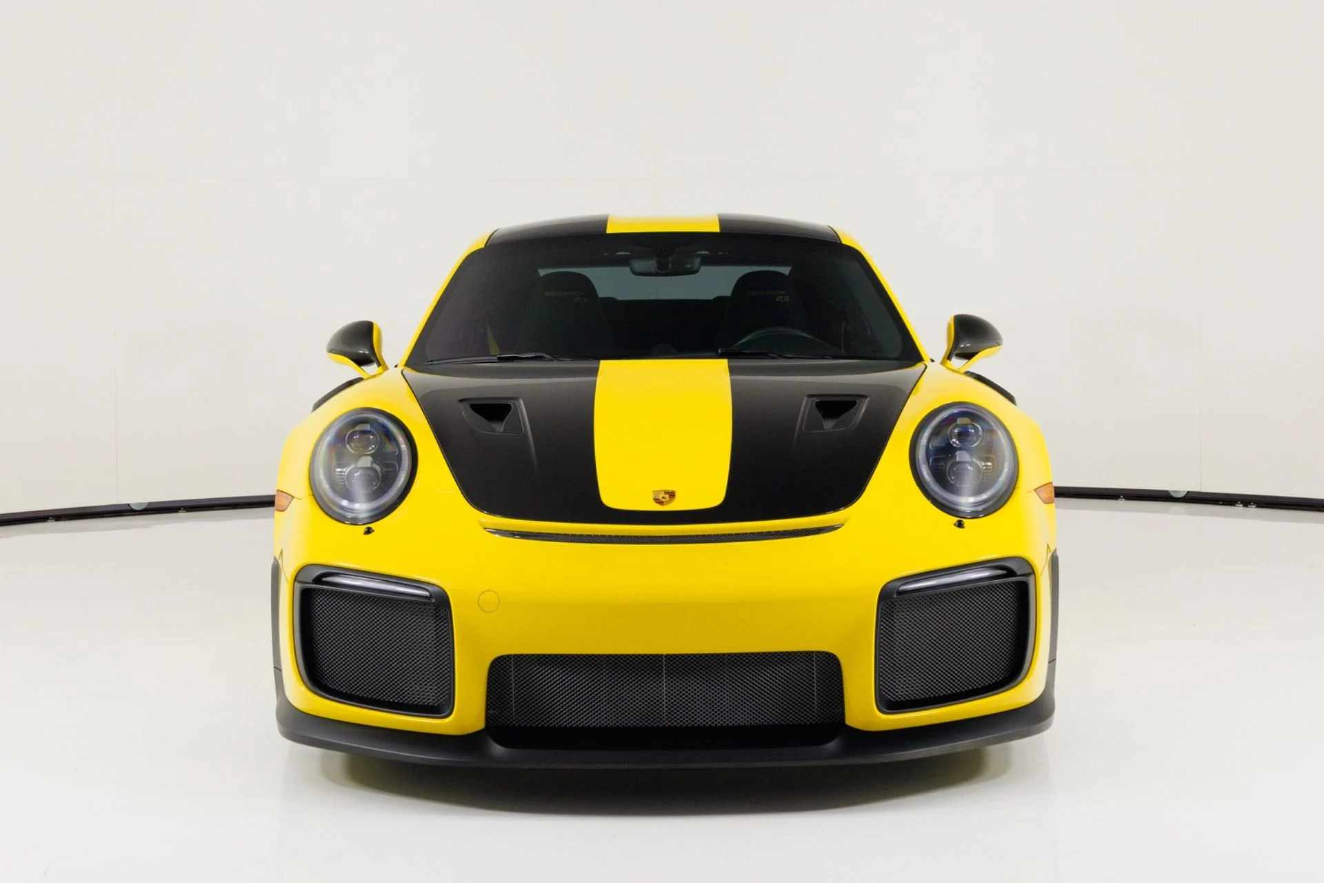 mph007_1743610215_Used_2018_Porsche_911_GT_2_RS_1787778672_0e2c867dfd