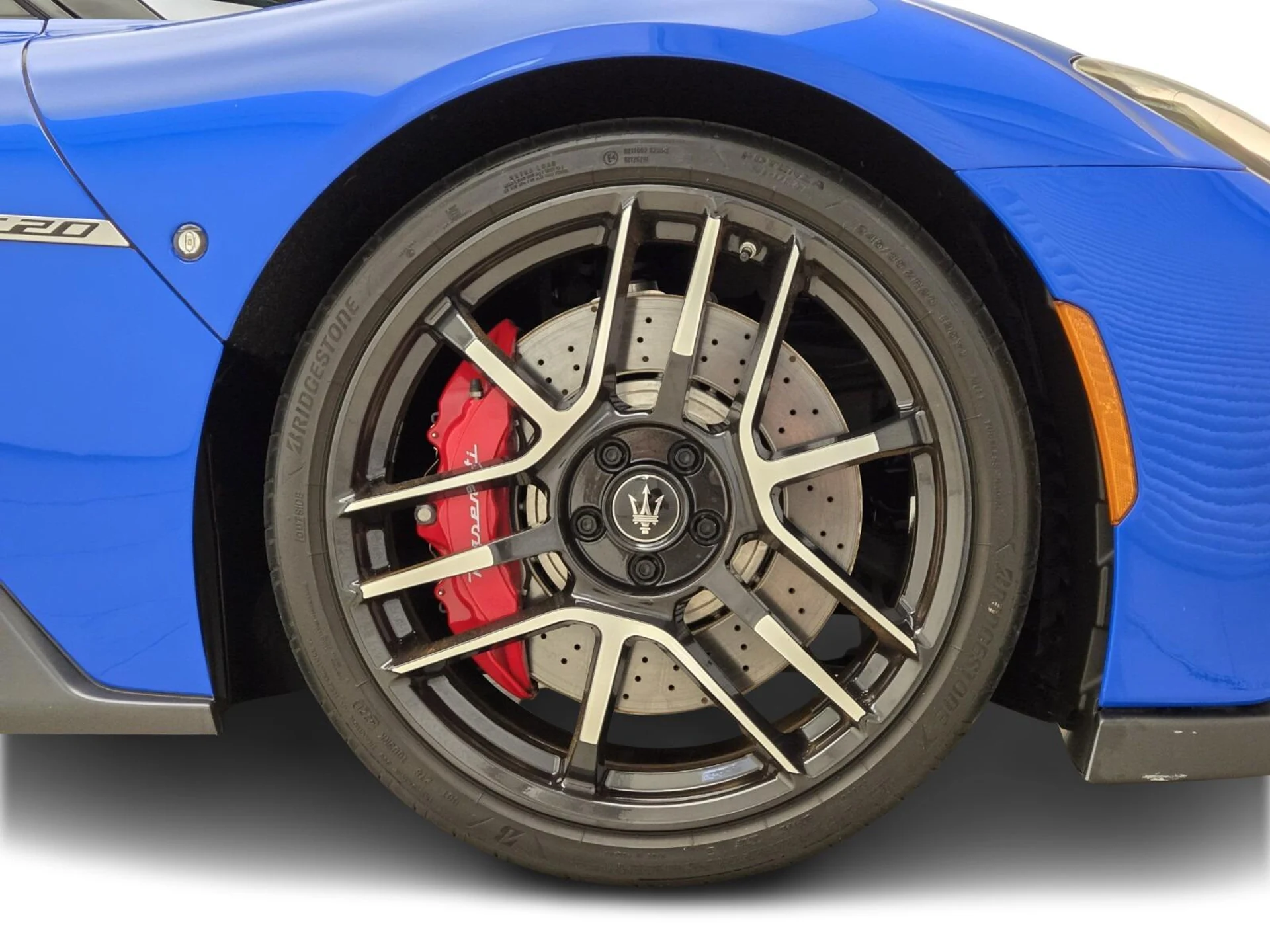 mph007_174935816_Used_2022_Maserati_MC_20_1760424930_176b869d4c