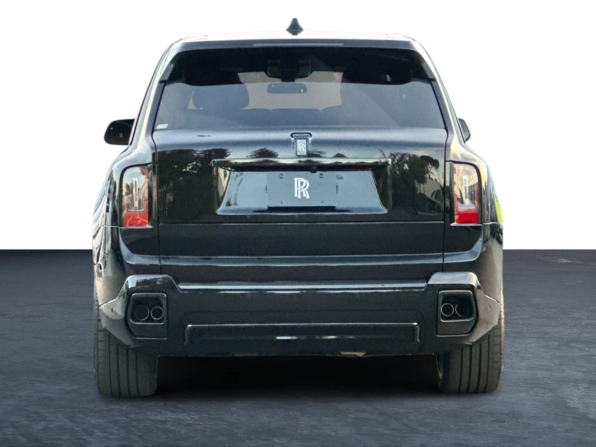 mph007_1753114161_New_2026_Rolls_Royce_Black_Badge_Cullinan_1764949799_c5cc693d19