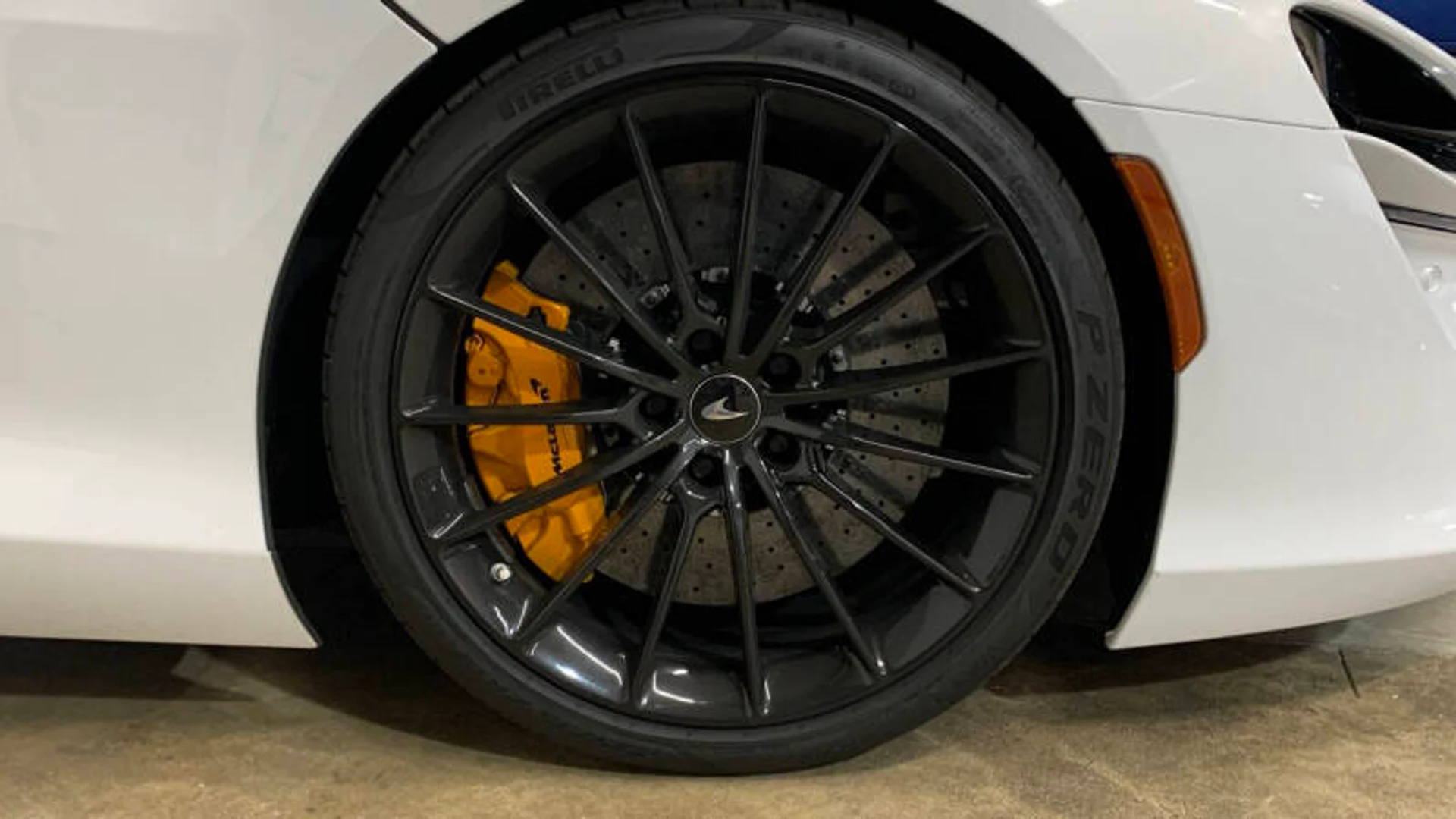 mph007_1755155801_2025_mclaren_artura_spider_base_2dr_convertible_b8764ae312