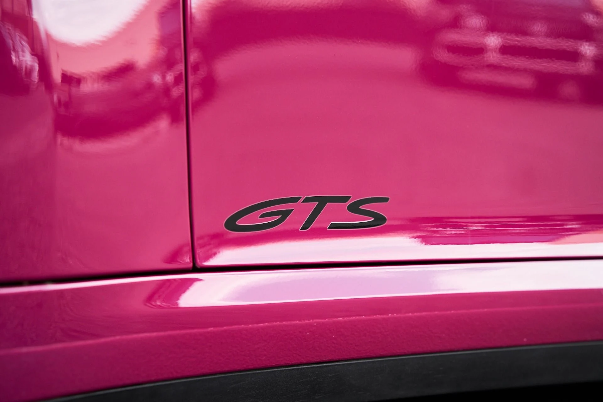 mph007_1755960201_Used_2024_Porsche_911_Targa_4_GTS_1756951209_402b642f70