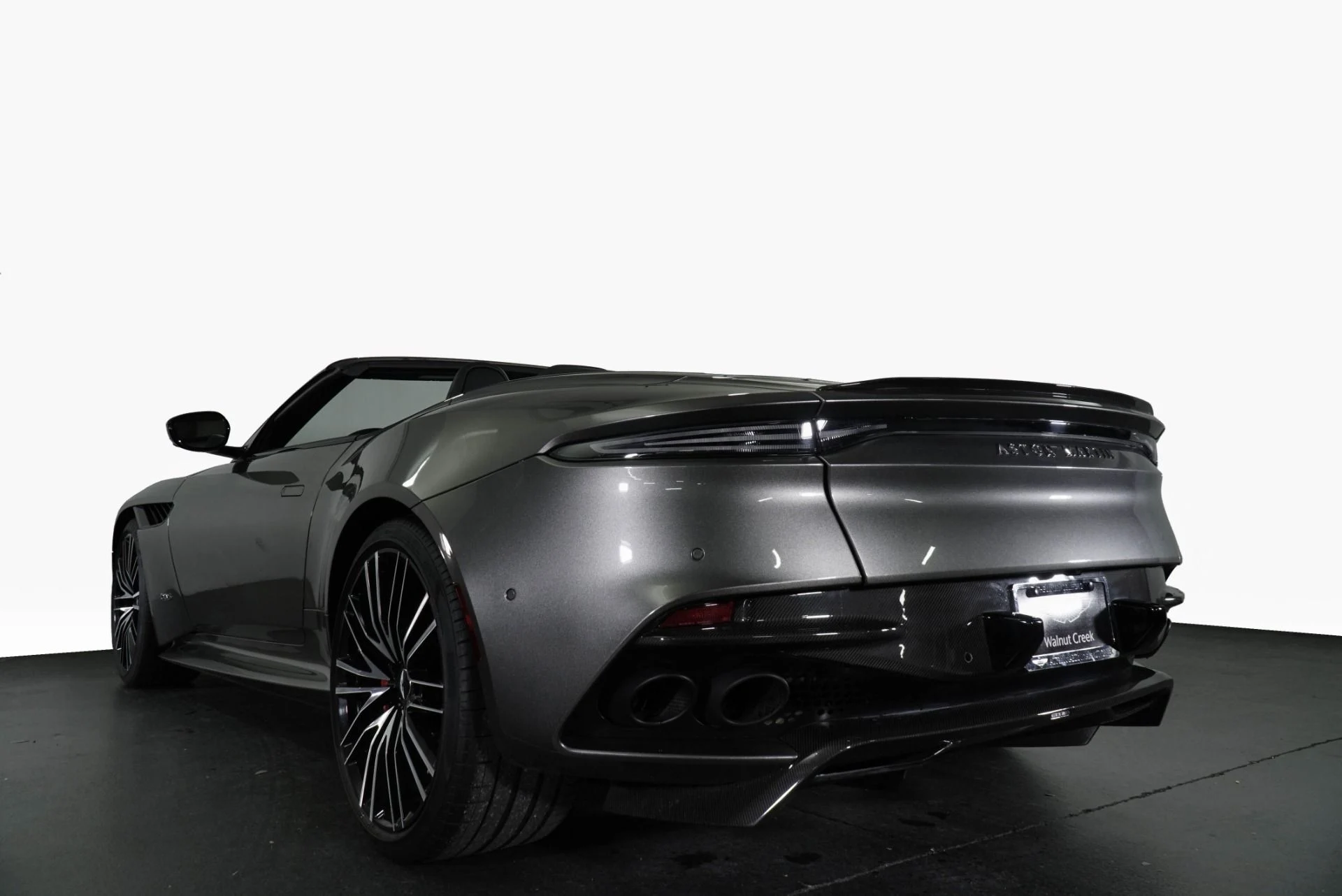 mph007_175775599_Used_2020_Aston_Martin_DBS_Superleggera_1765307997_76d8db6afc